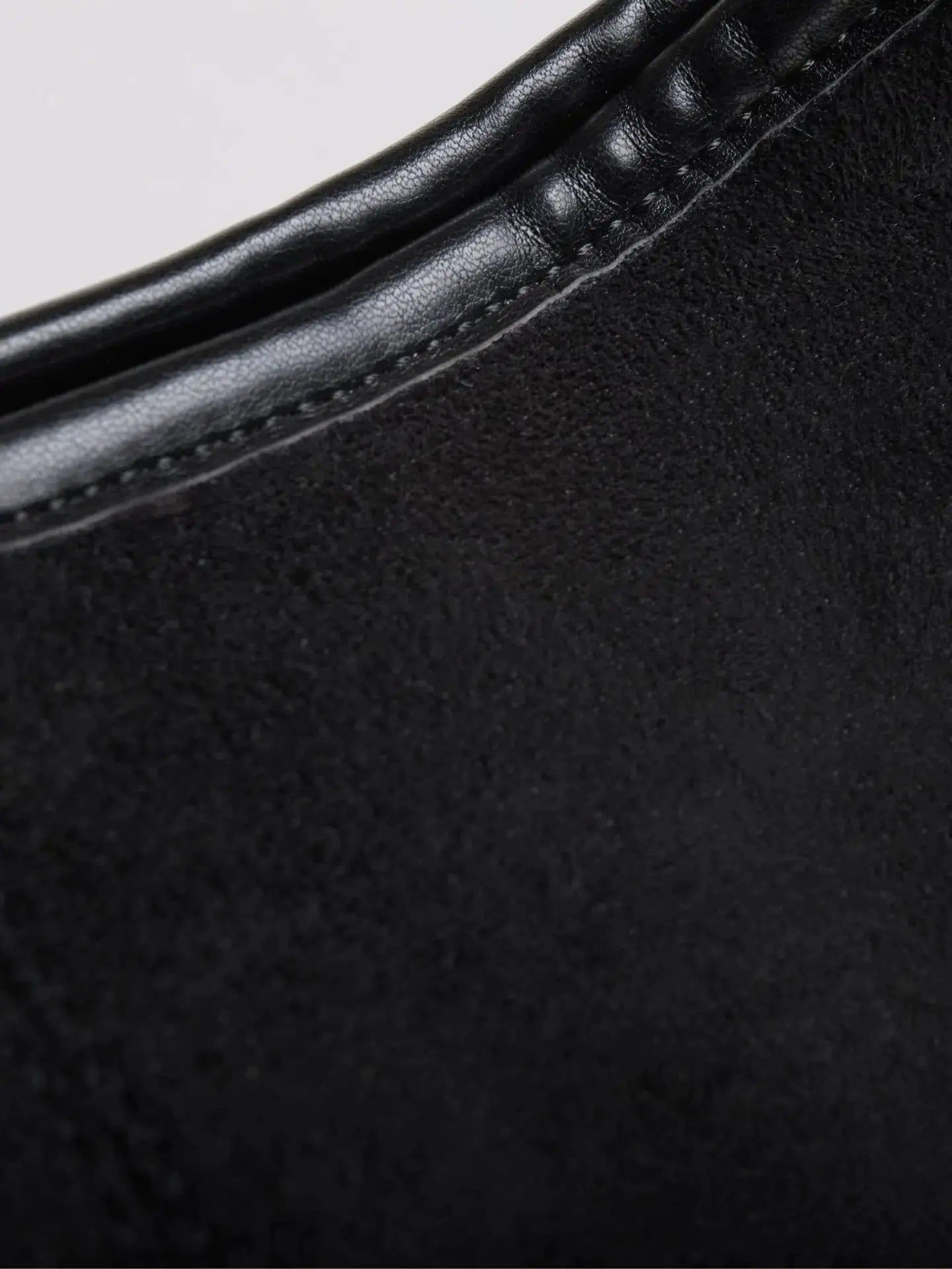 Suede Daily Leather Tote Noirvere