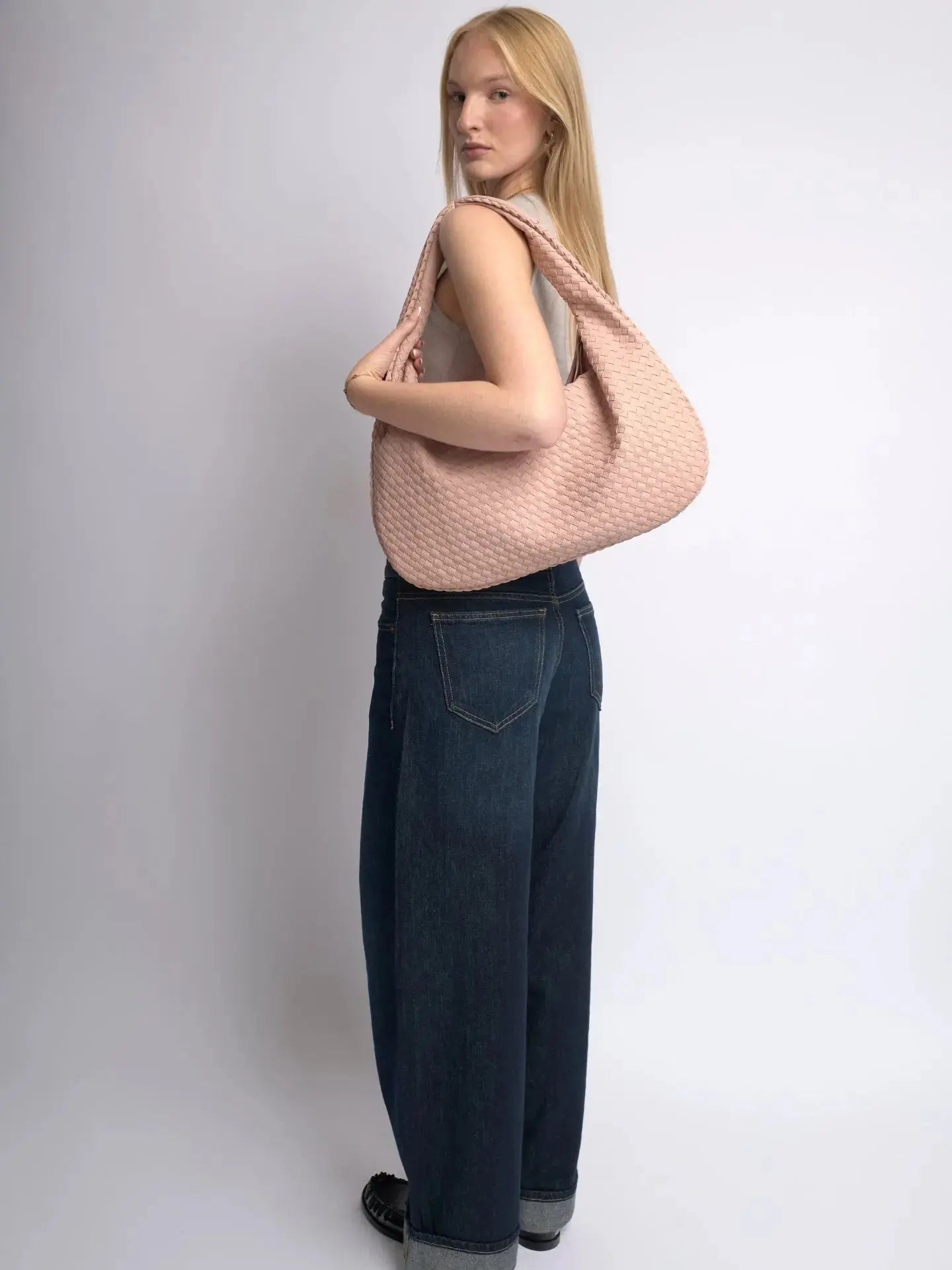 The One Shoulder Wonder Noirvere