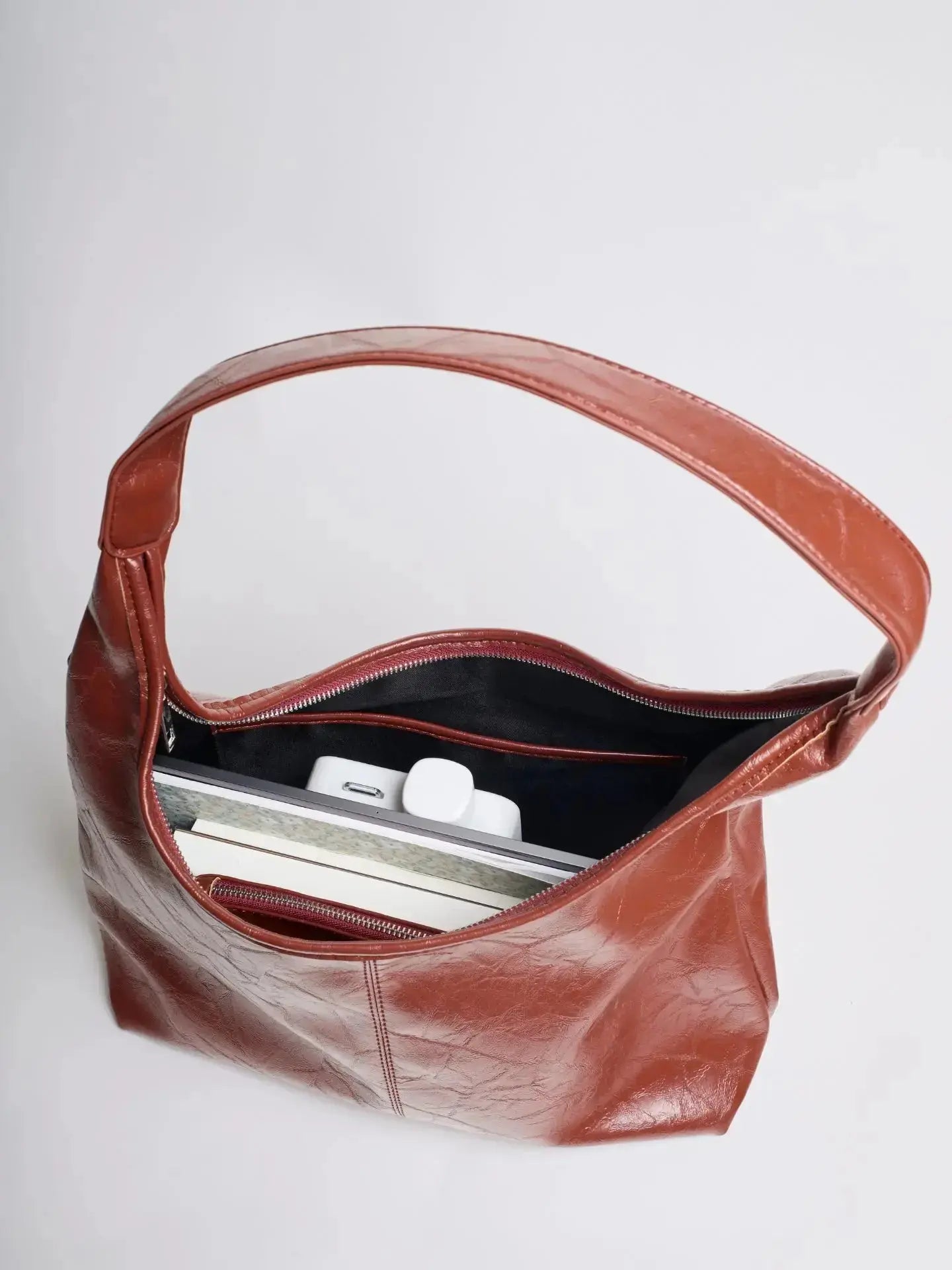 Scarlett Distressed Leather Tote Noirvere