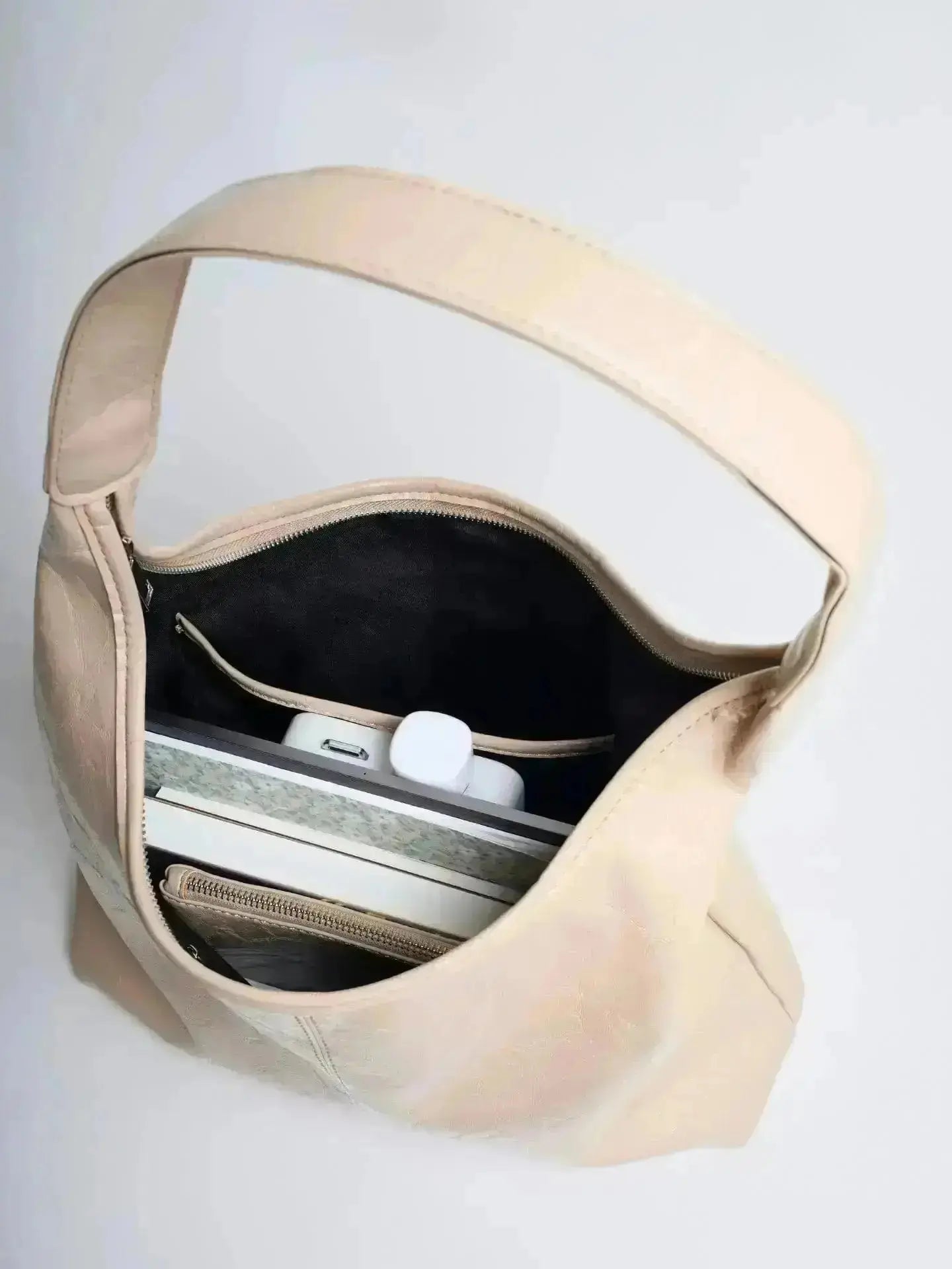 Scarlett Distressed Leather Tote Noirvere