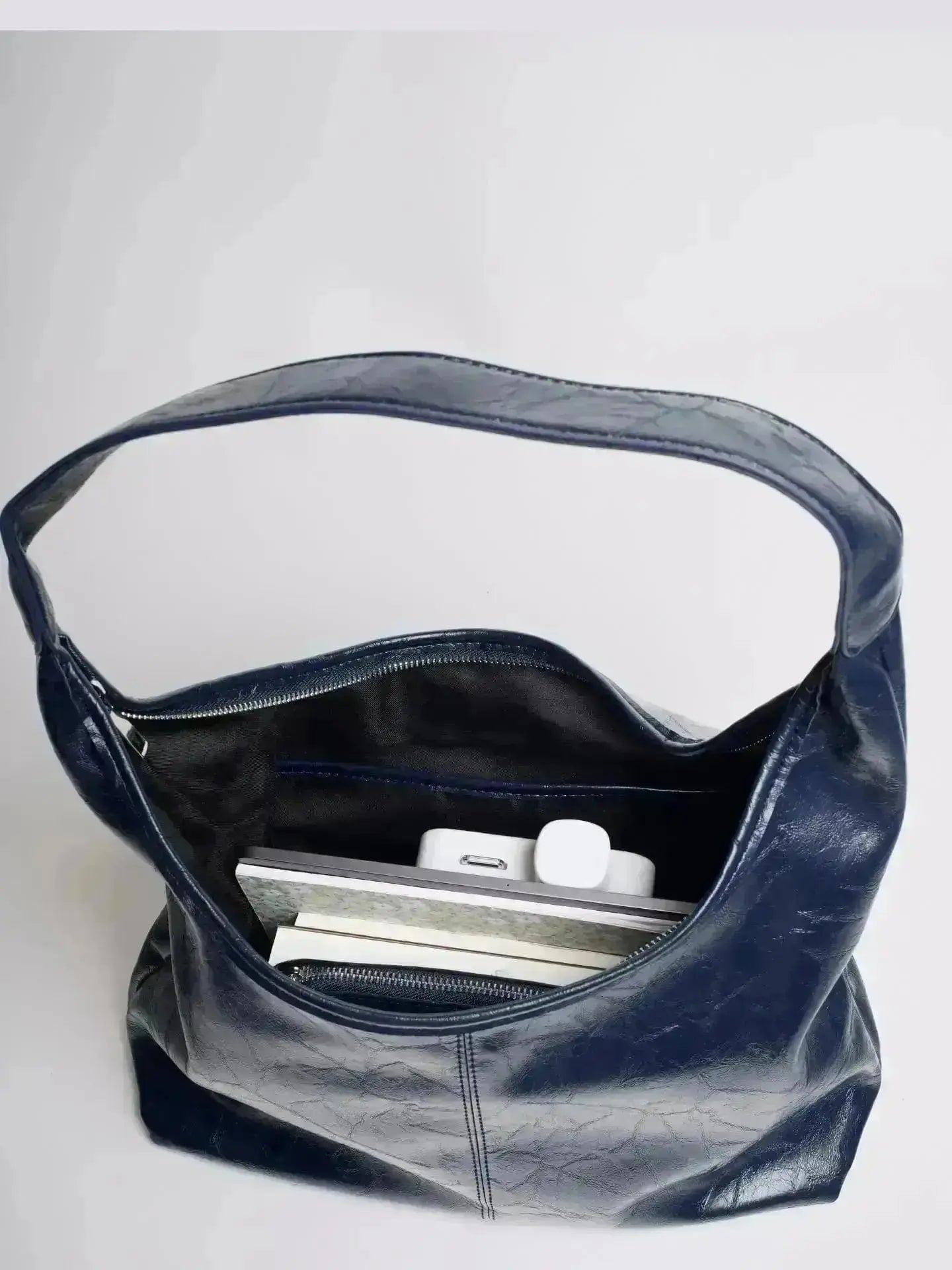 Scarlett Distressed Leather Tote Noirvere