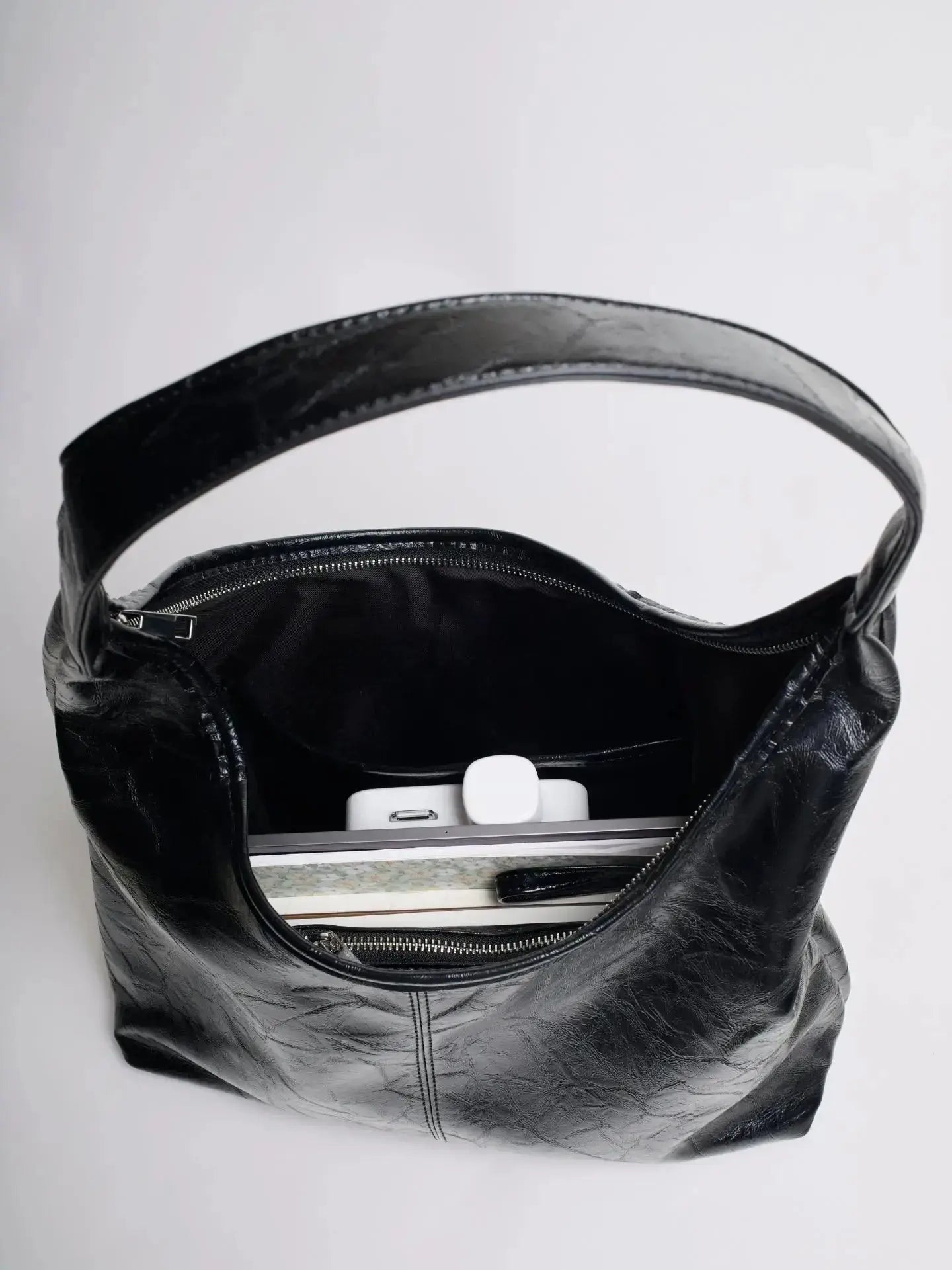Scarlett Distressed Leather Tote Noirvere