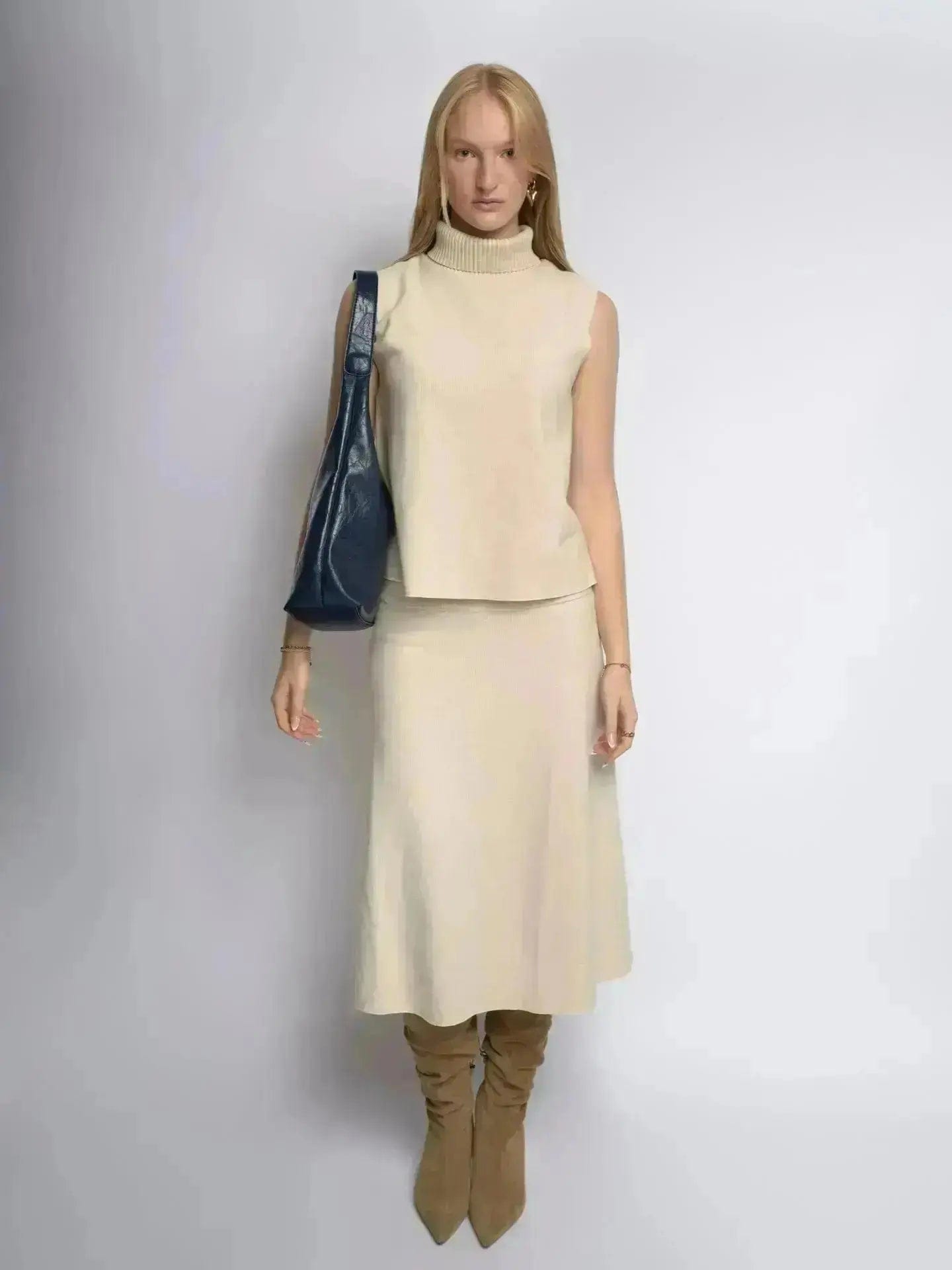 Scarlett Distressed Leather Tote Noirvere