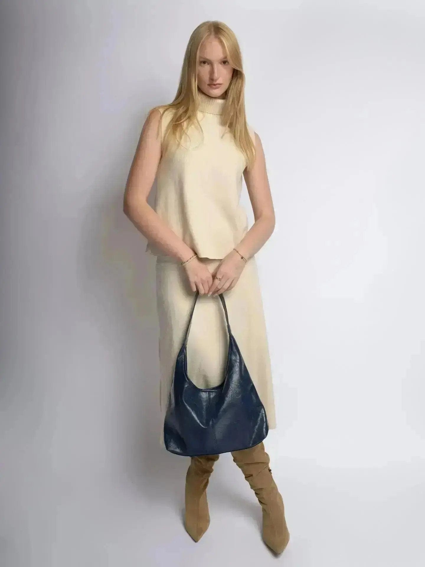 Scarlett Distressed Leather Tote Noirvere