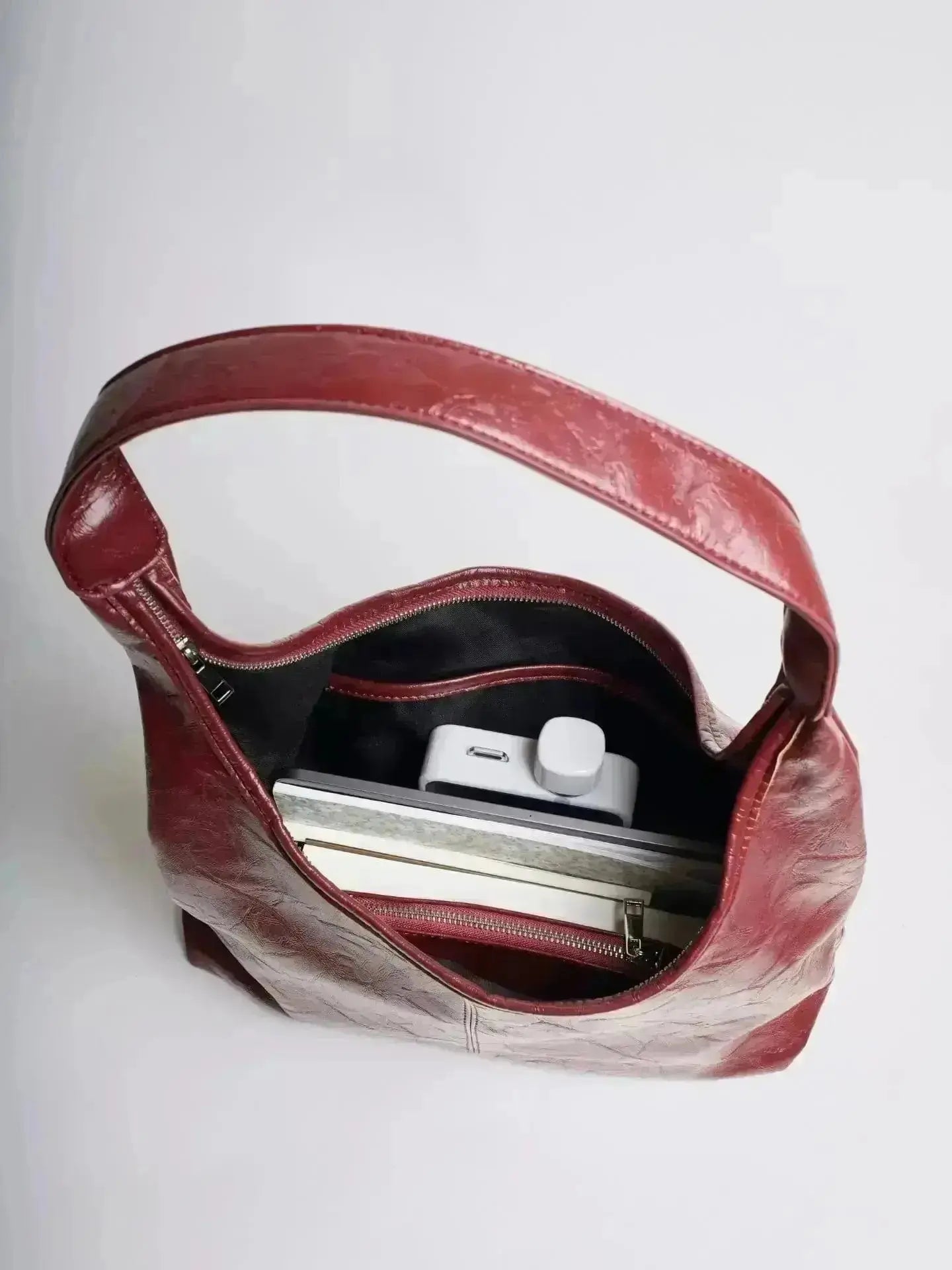 Scarlett Distressed Leather Tote Noirvere