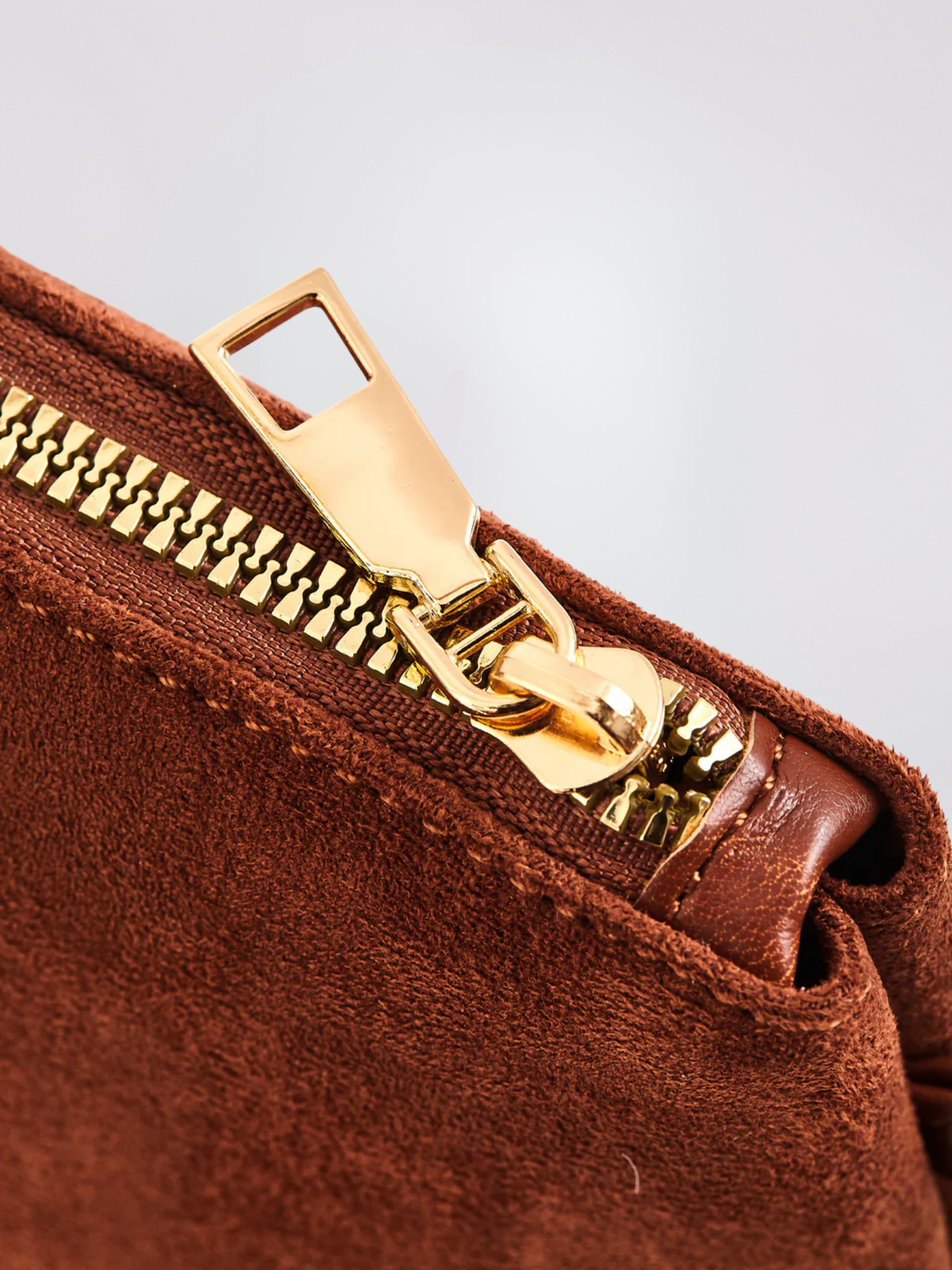 Suede Mini Pouch Noirvere