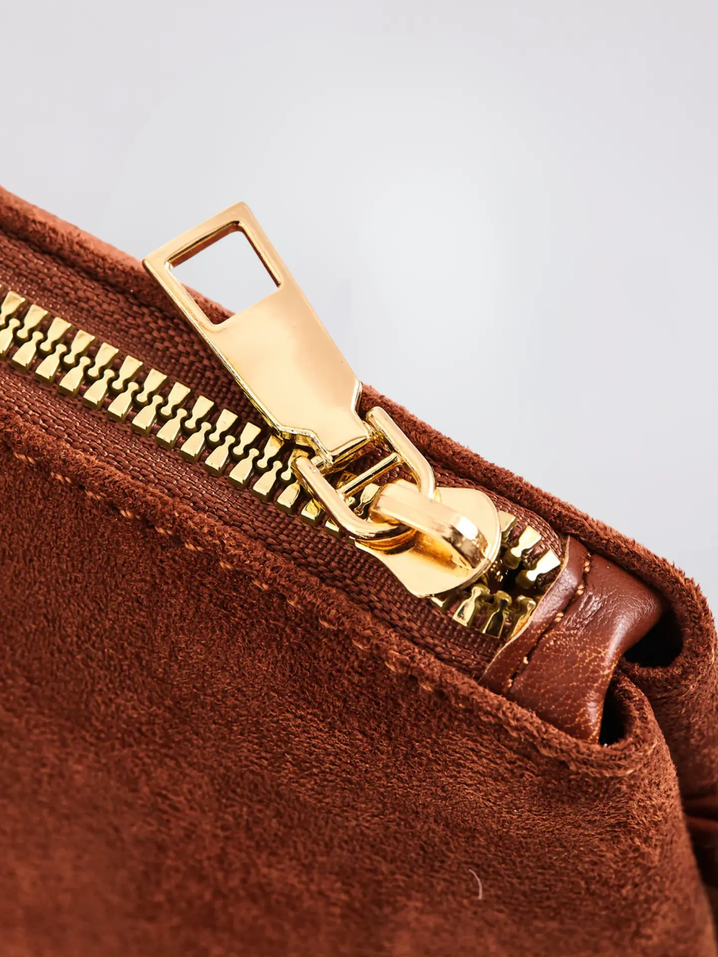 Suede Mini Pouch Noirvere