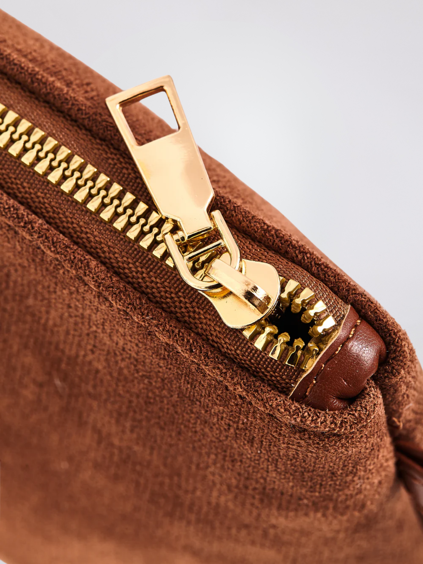 Suede Mini Pouch Noirvere