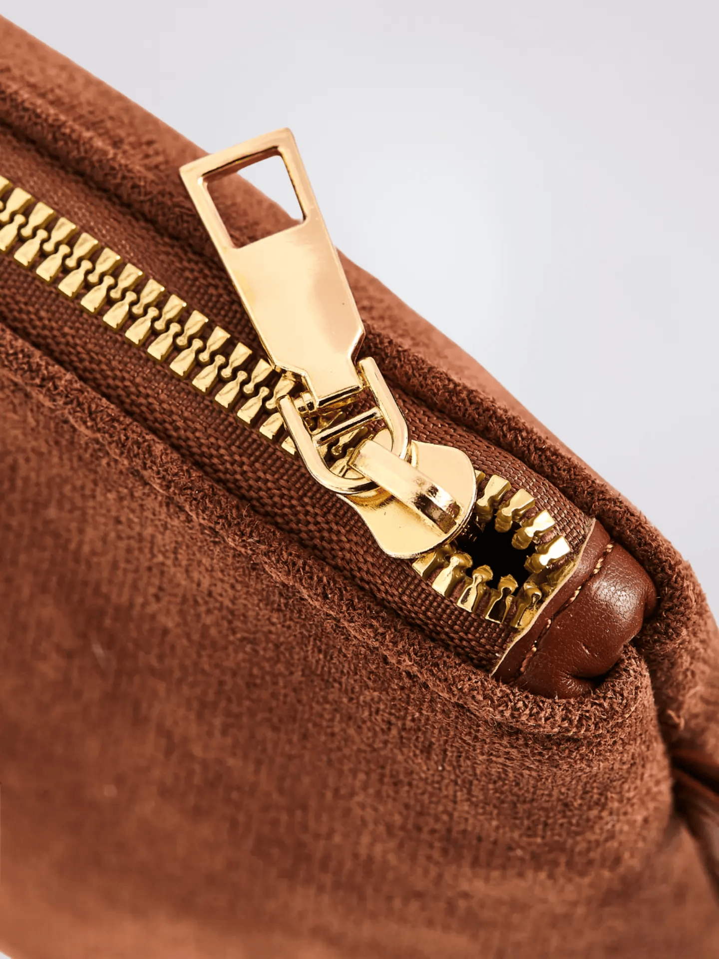 Suede Mini Pouch Noirvere