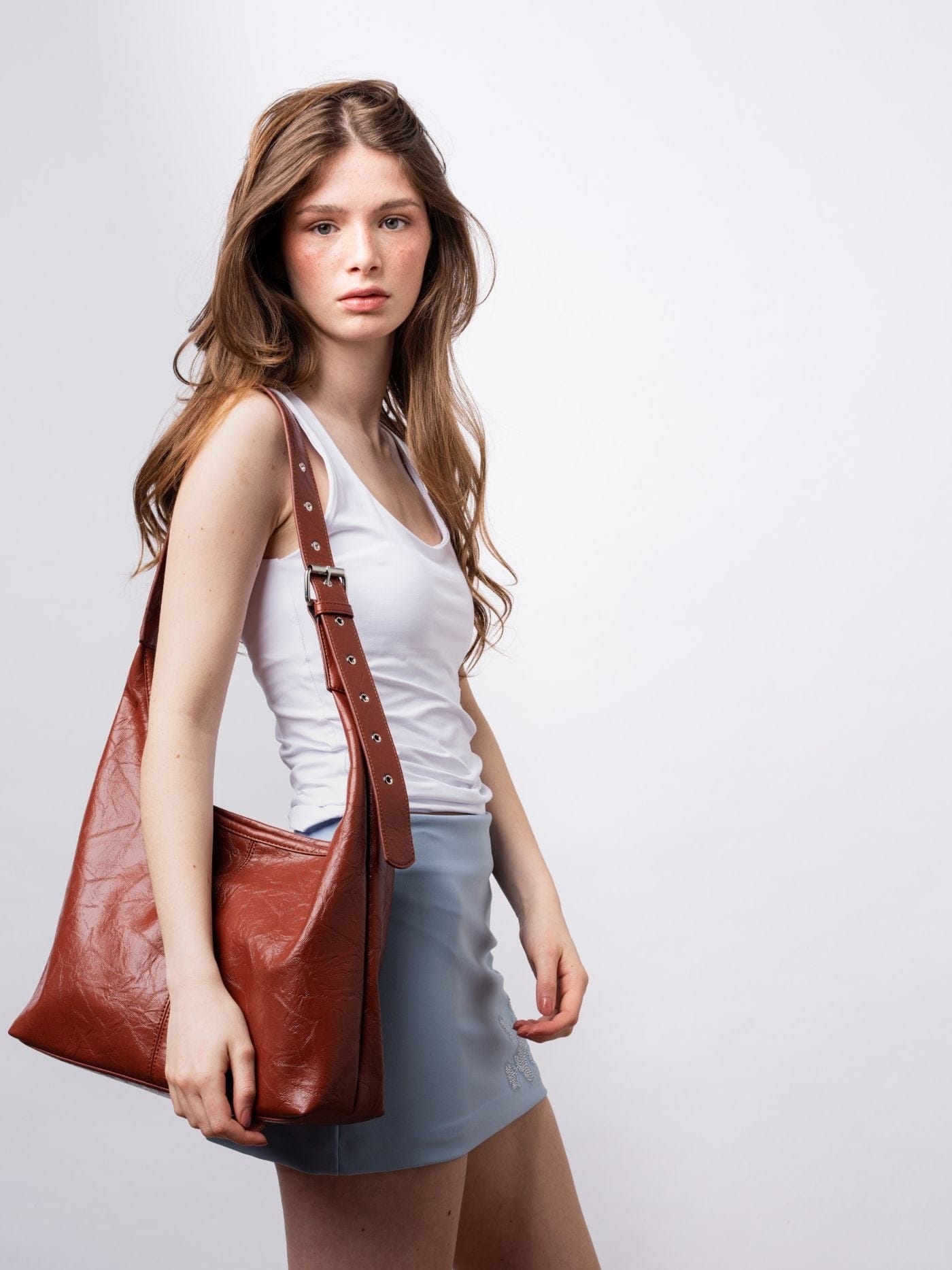 Crossbody Scarlett Distressed Leather Tote Noirvere