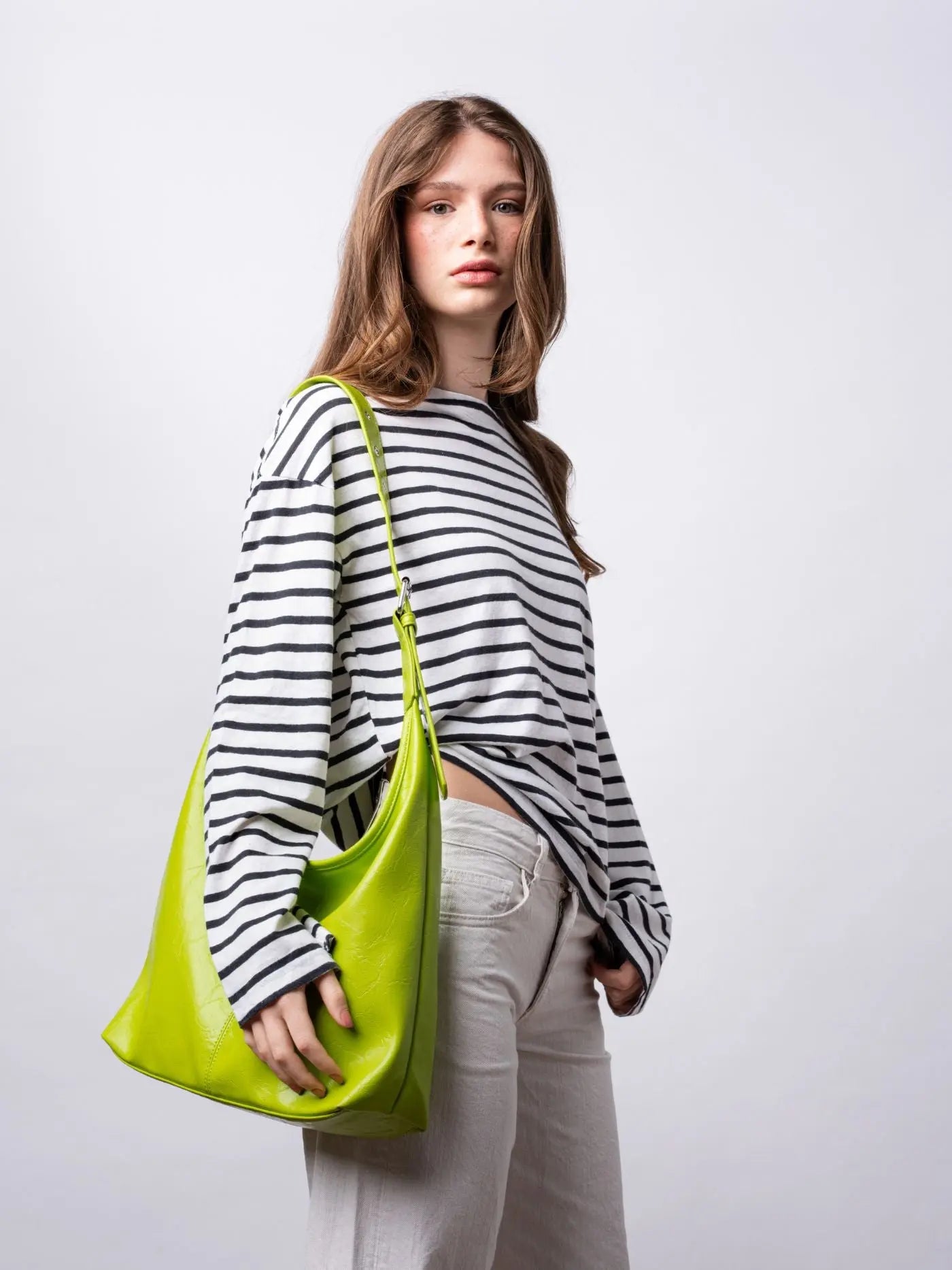 Crossbody Scarlett Distressed Leather Tote Noirvere