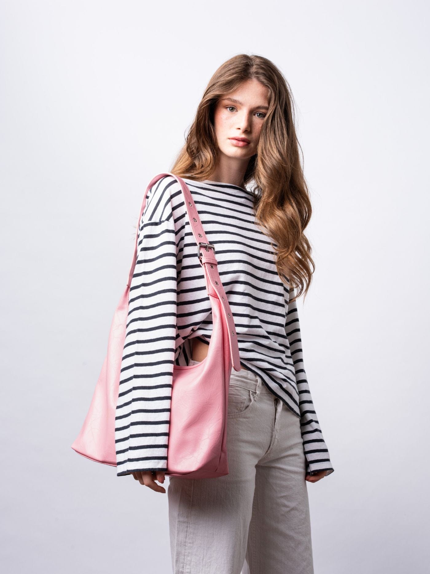 Crossbody Scarlett Distressed Leather Tote Noirvere