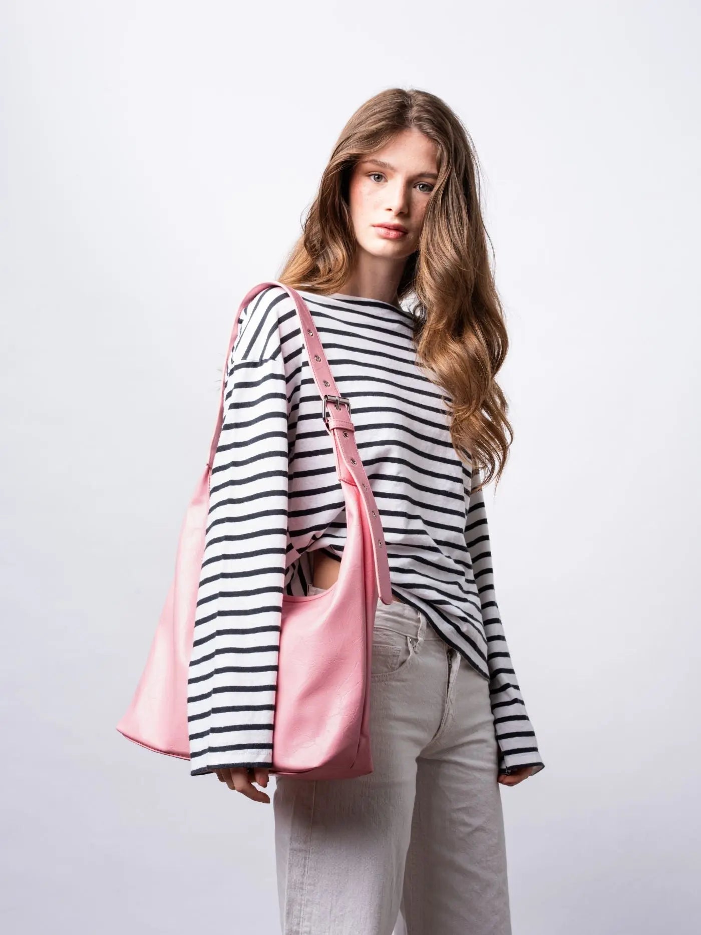 Crossbody Scarlett Distressed Leather Tote Noirvere