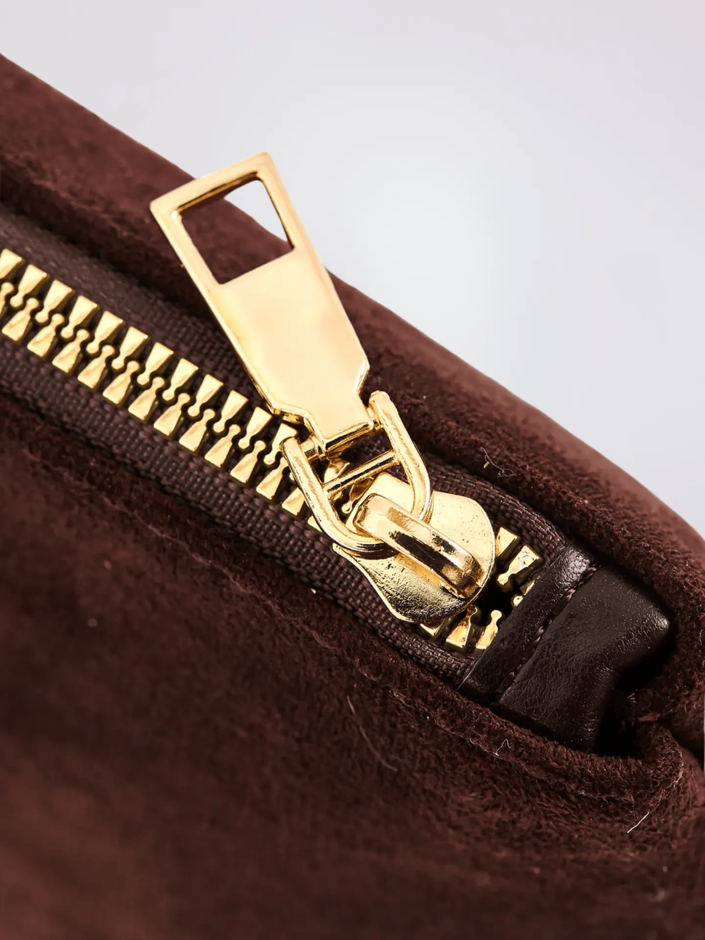 Suede Mini Pouch Noirvere