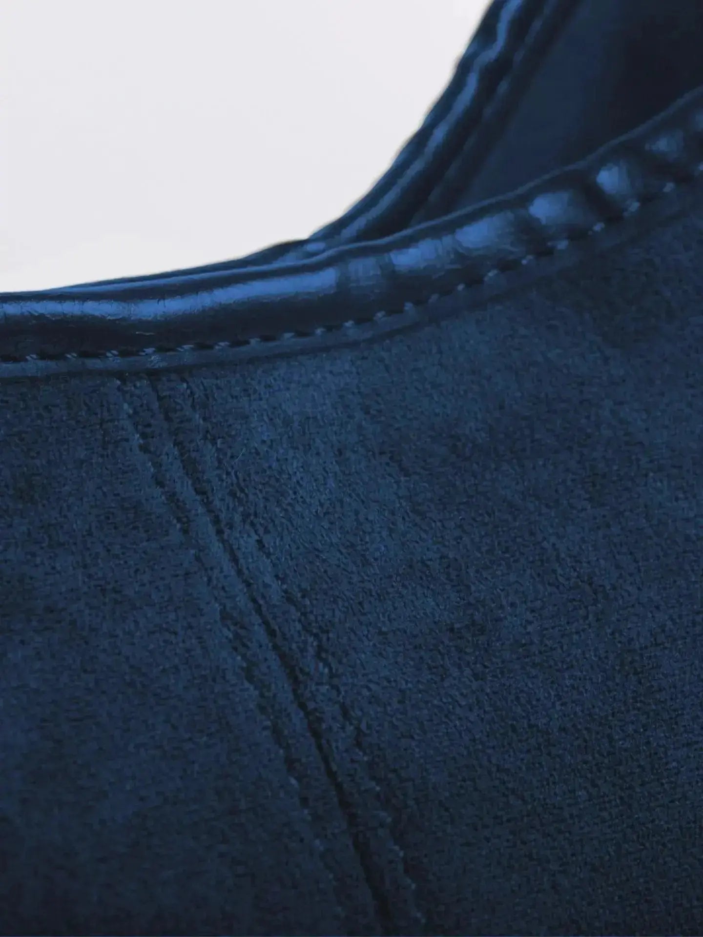 Suede Daily Leather Tote Noirvere