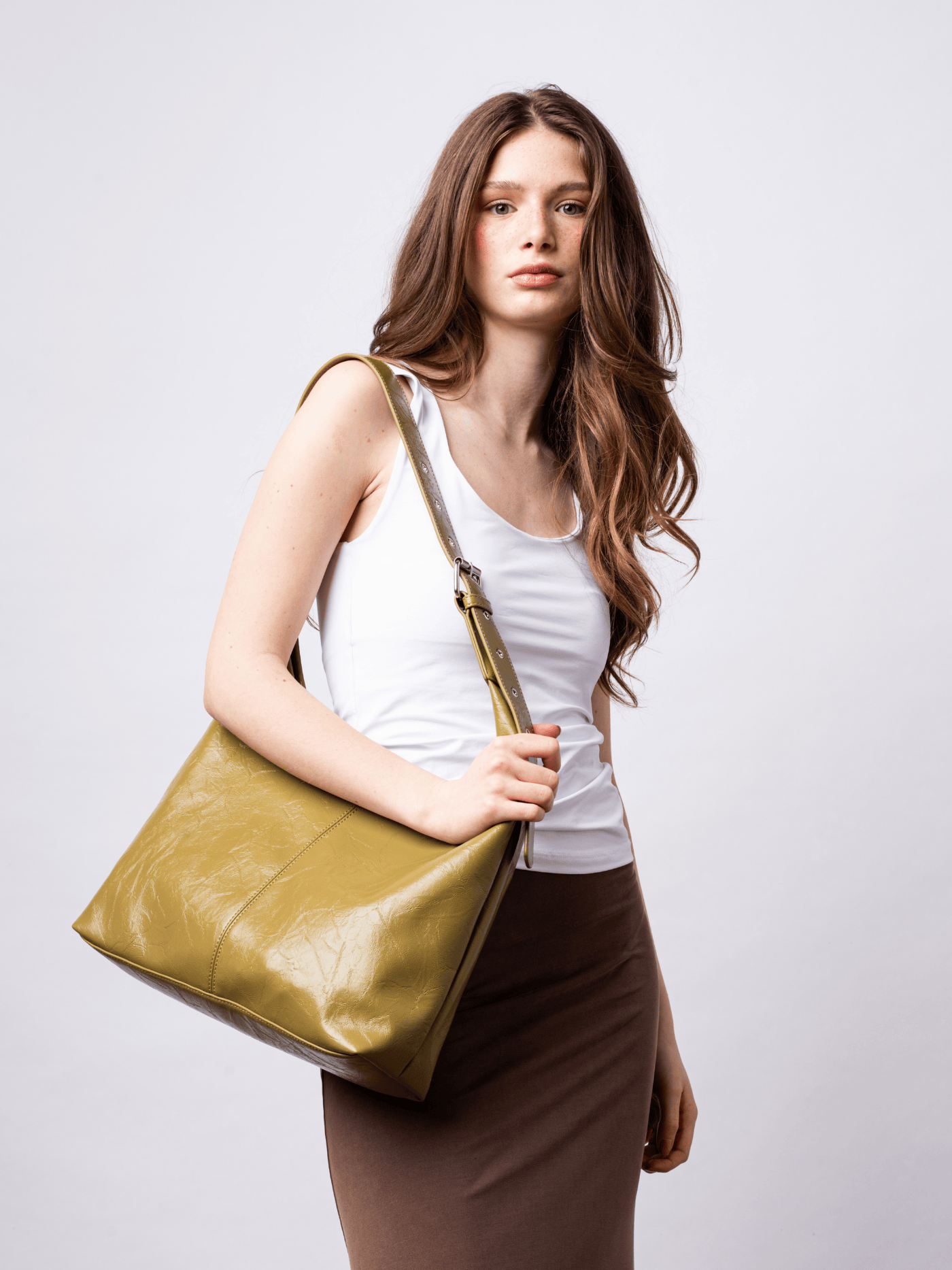 Crossbody Scarlett Distressed Leather Tote Noirvere
