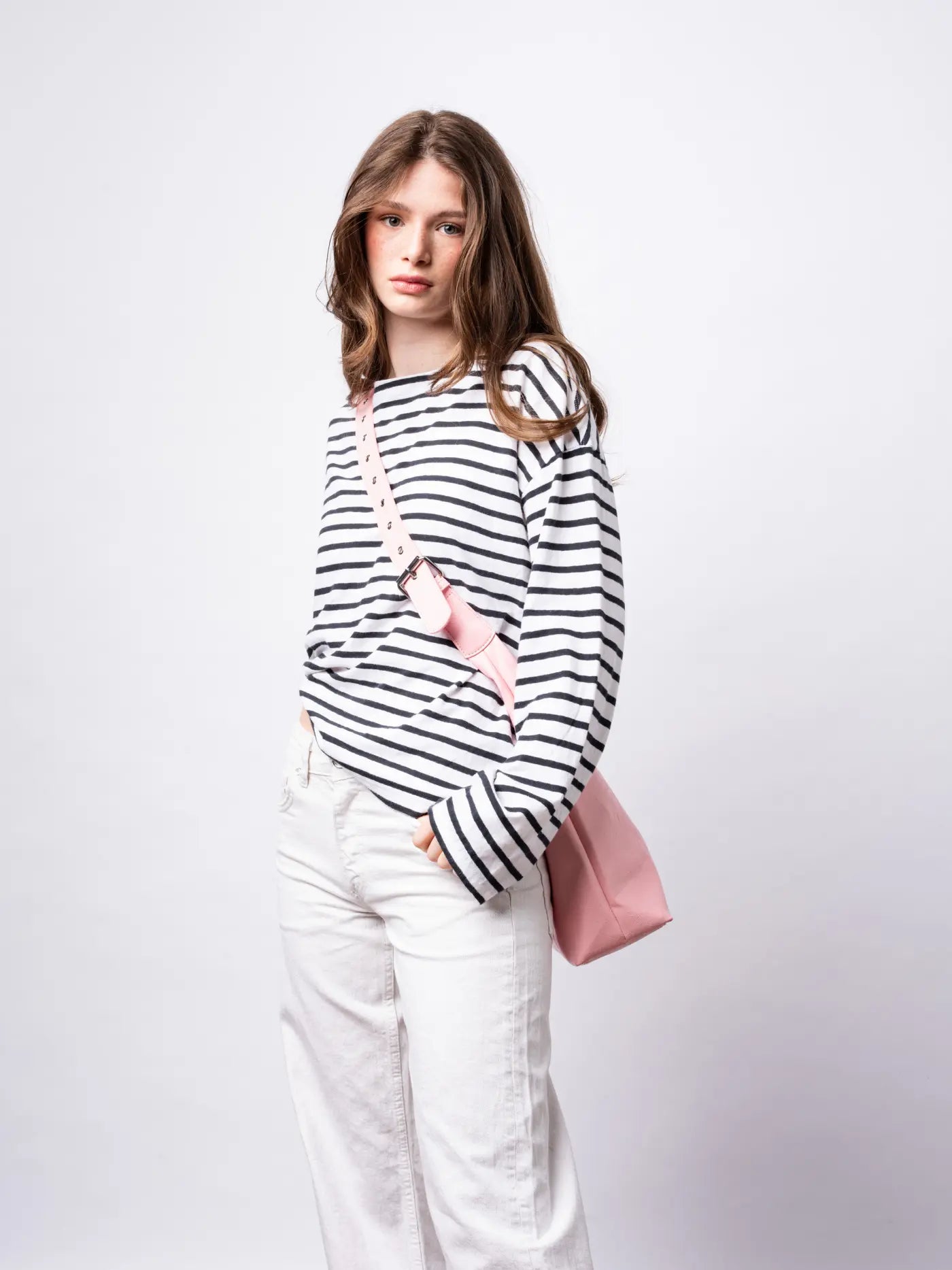 Crossbody Scarlett Distressed Leather Tote Noirvere