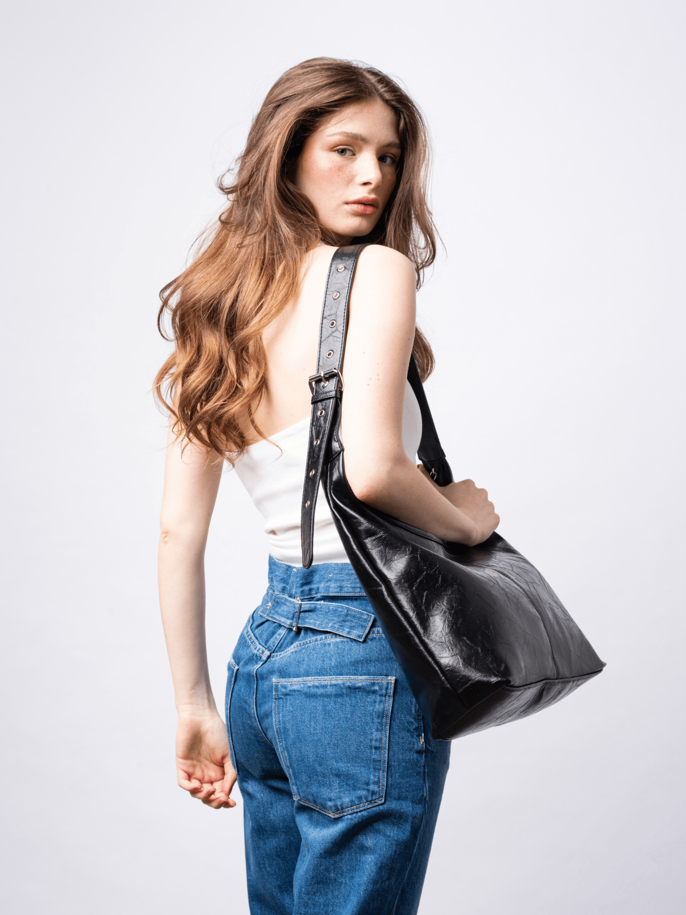 Crossbody Scarlett Distressed Leather Tote Noirvere