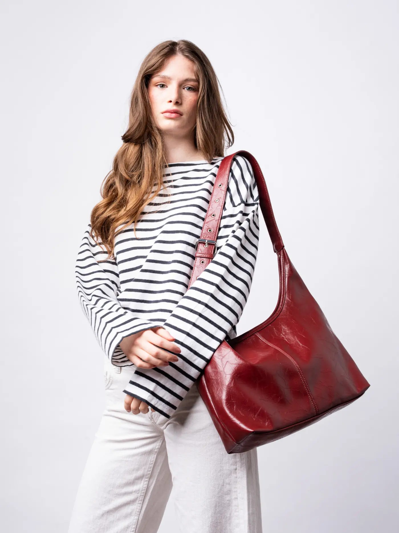 Crossbody Scarlett Distressed Leather Tote Noirvere