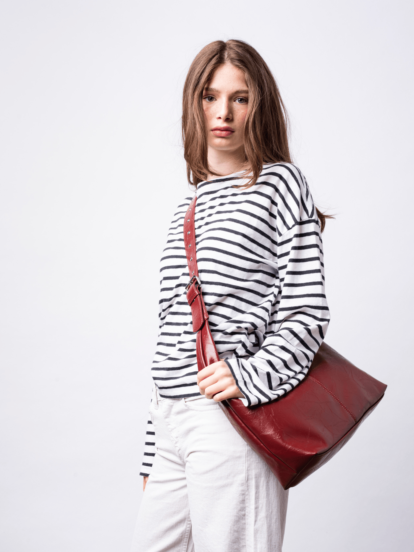 Crossbody Scarlett Distressed Leather Tote Noirvere