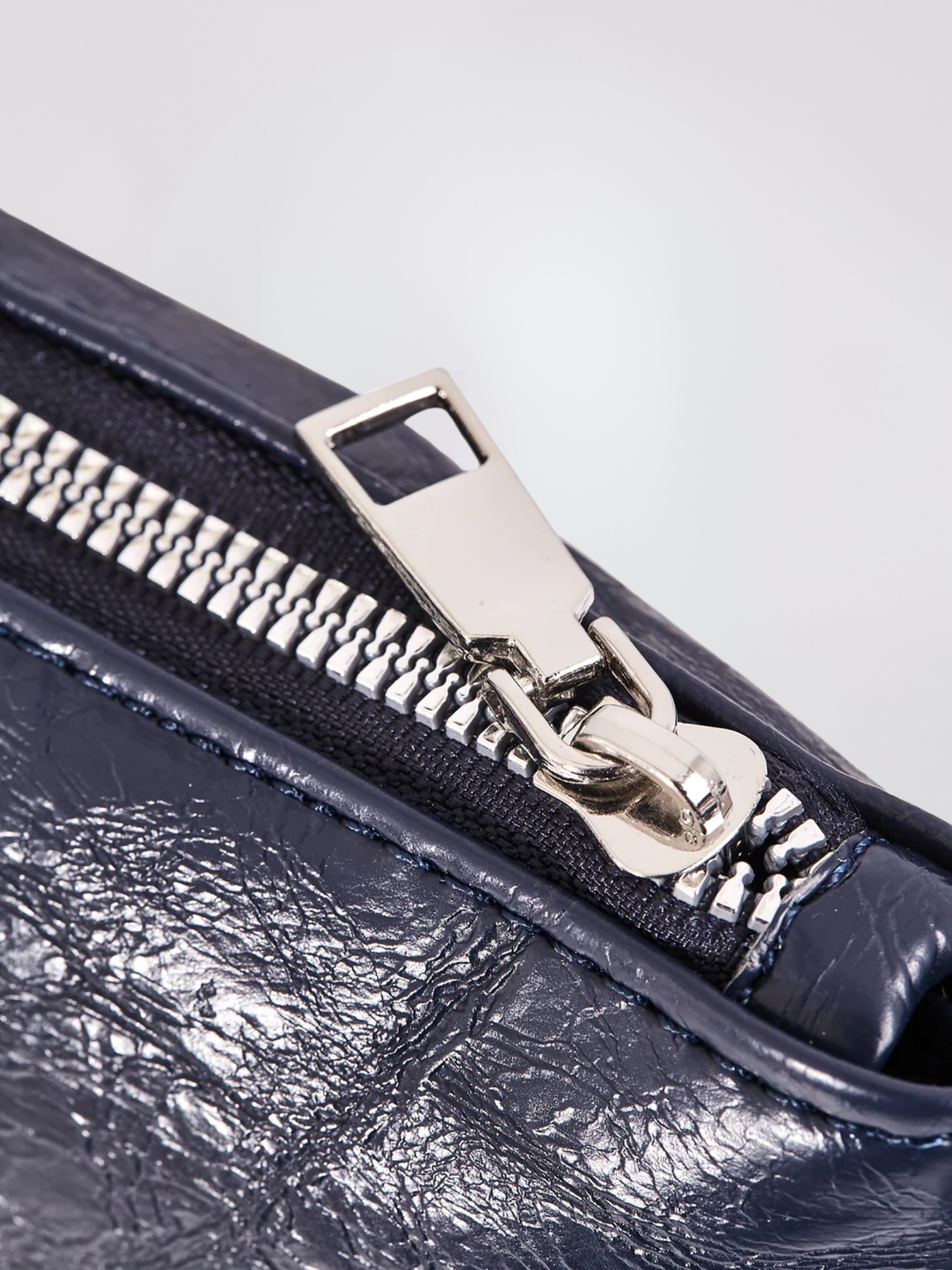 Scarlett Mini Pouch Noirvere