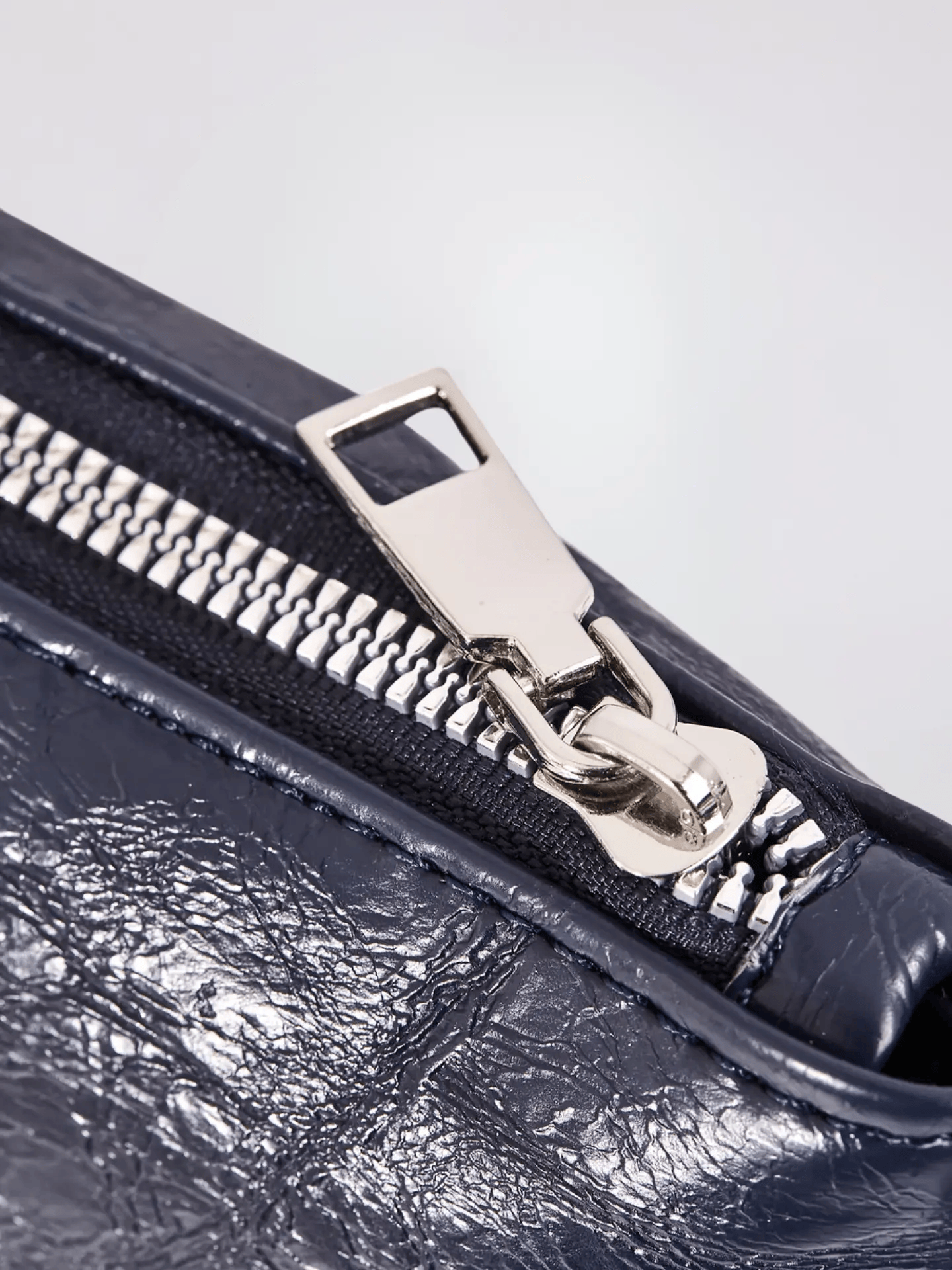 Scarlett Mini Pouch Noirvere