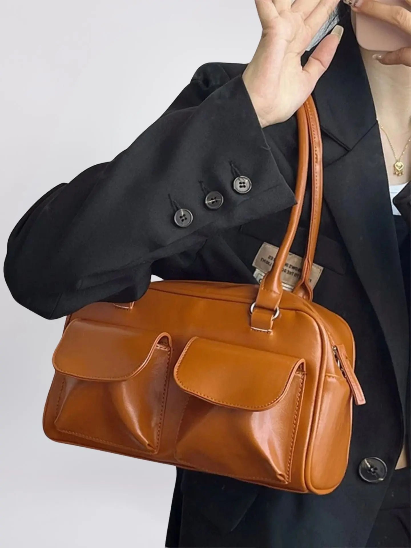 Sleek Daily Leather Carry Noirvere