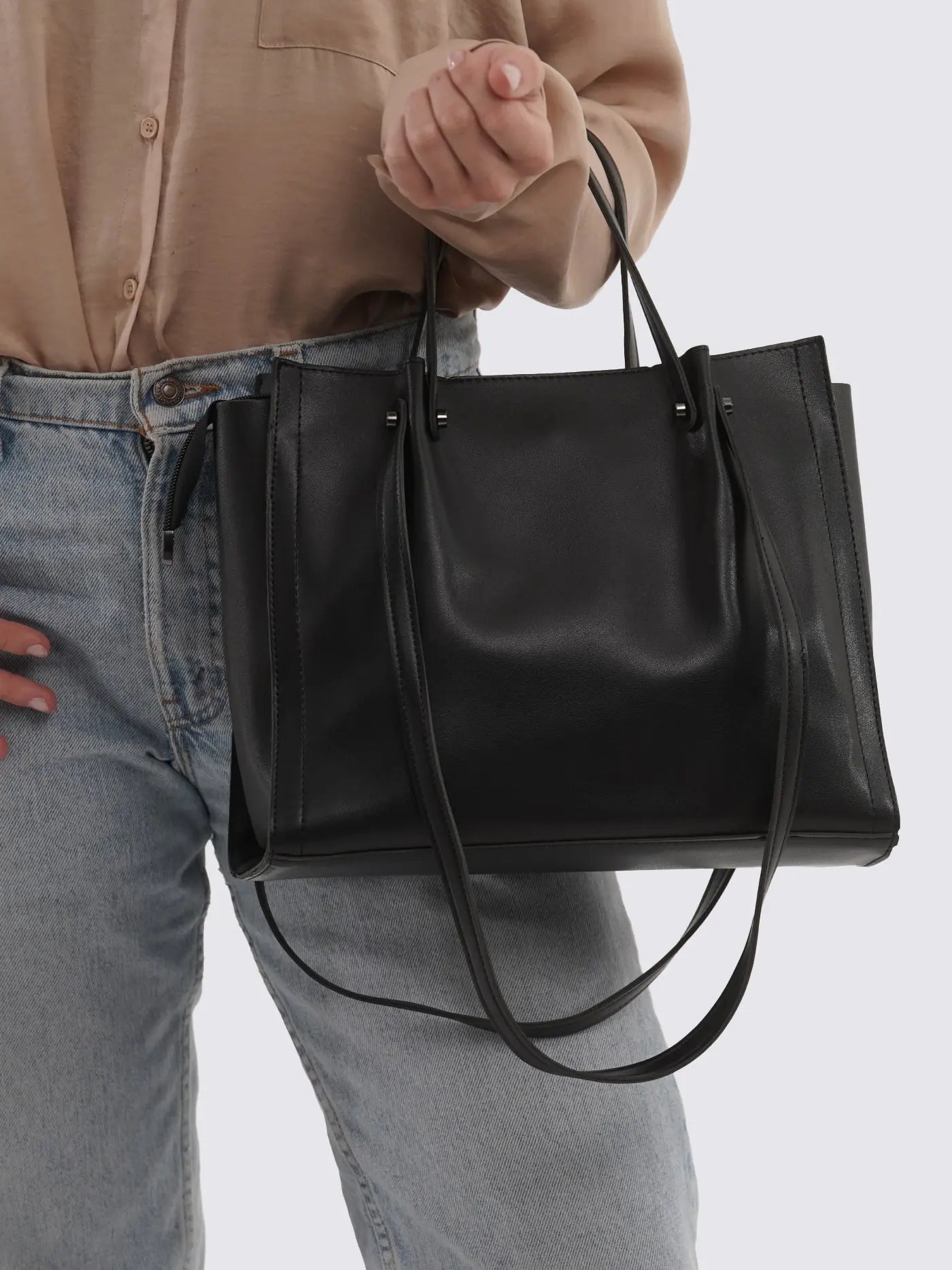 Paola Carryall Tote Noirvere