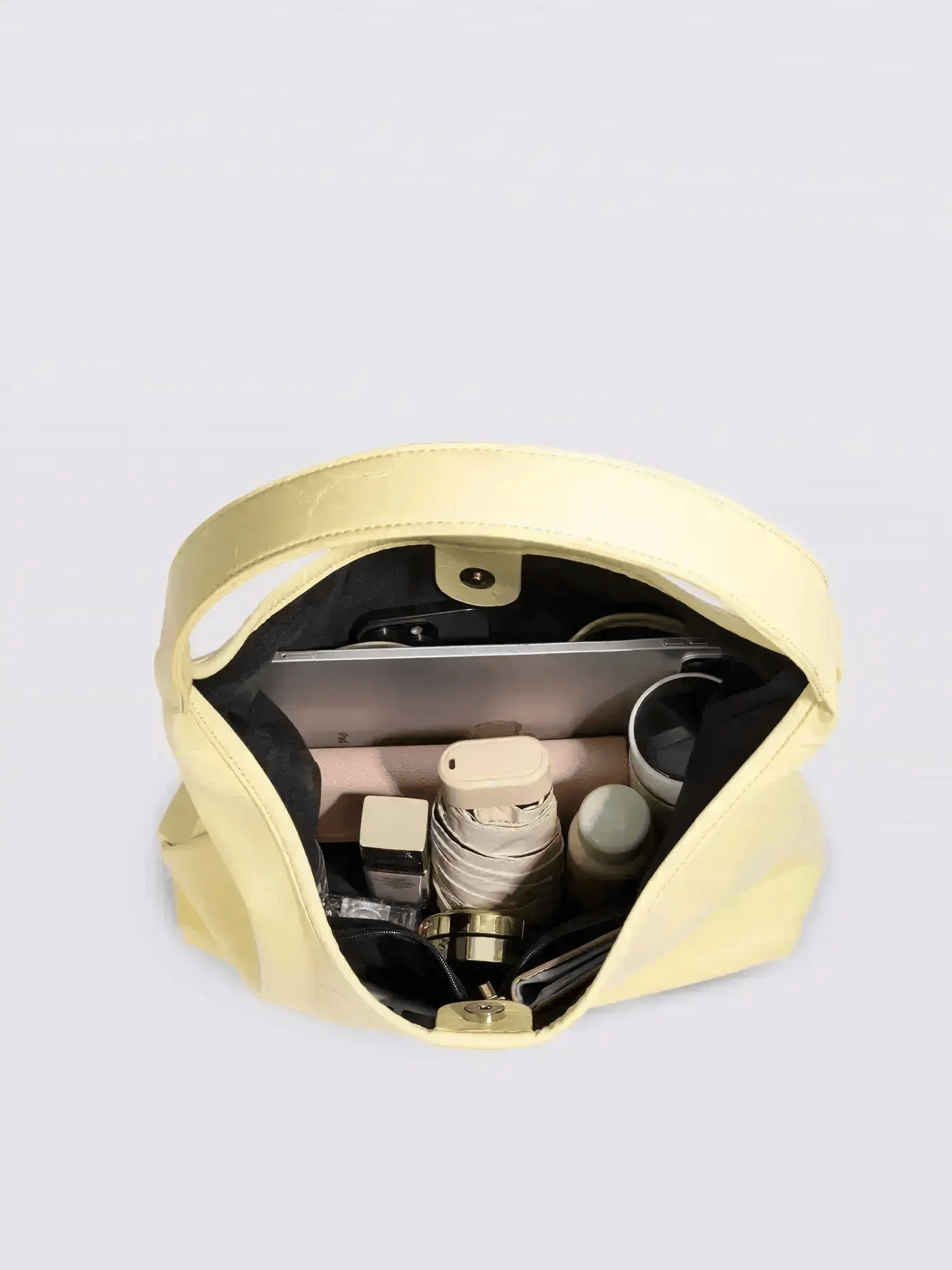 Scarlett Distressed Leather Tote Noirvere