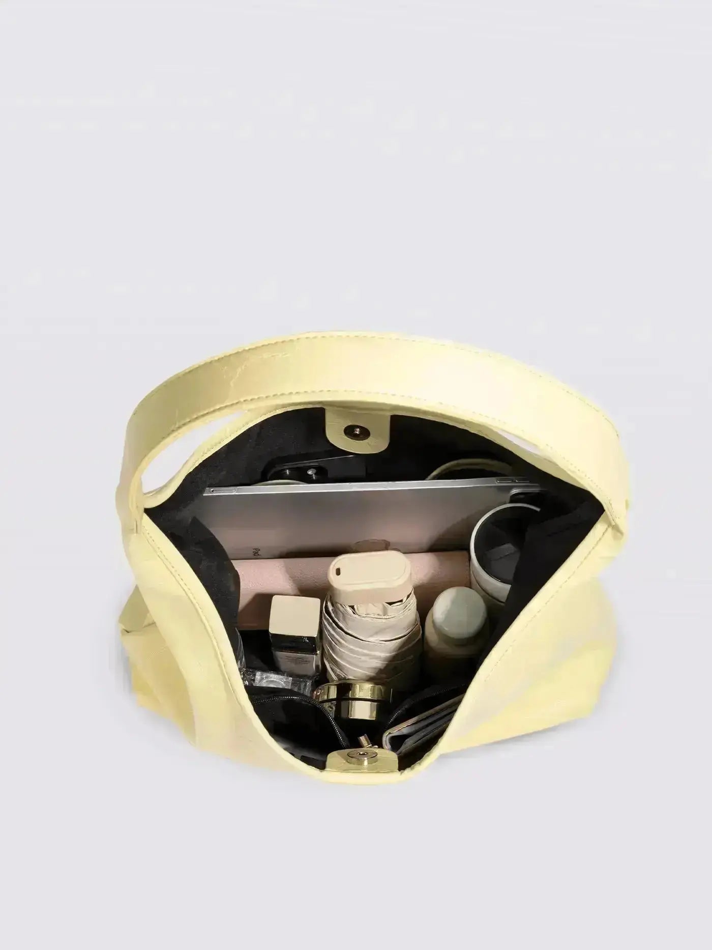 Scarlett Distressed Leather Tote Noirvere