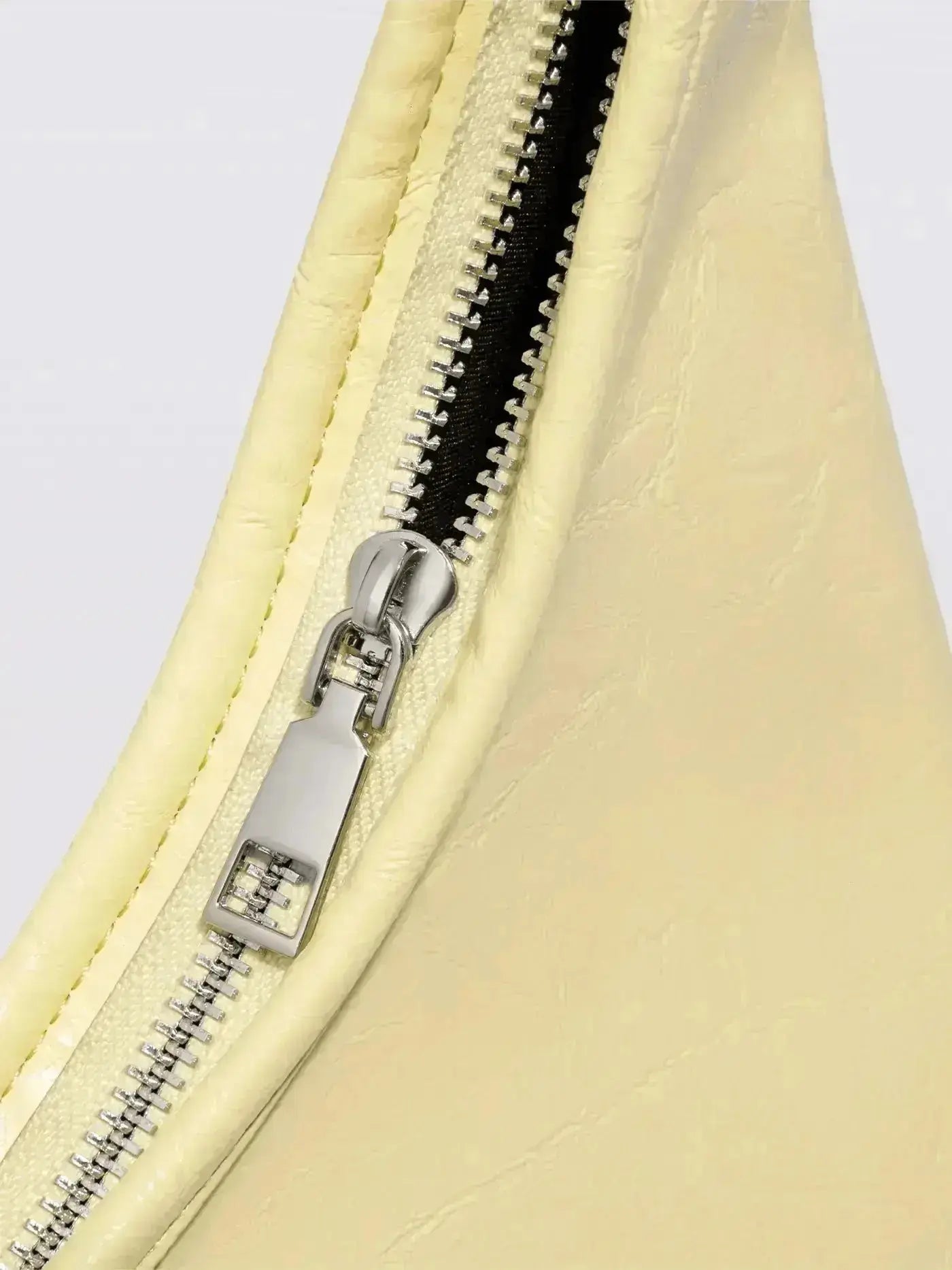 Scarlett Distressed Leather Tote Noirvere