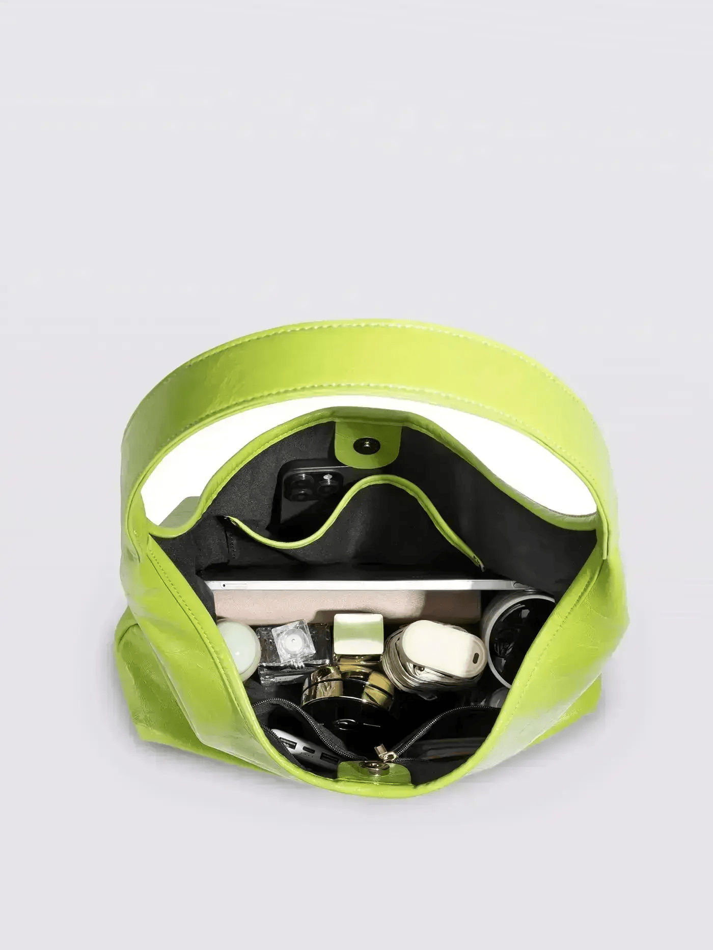 Scarlett Distressed Leather Tote Noirvere