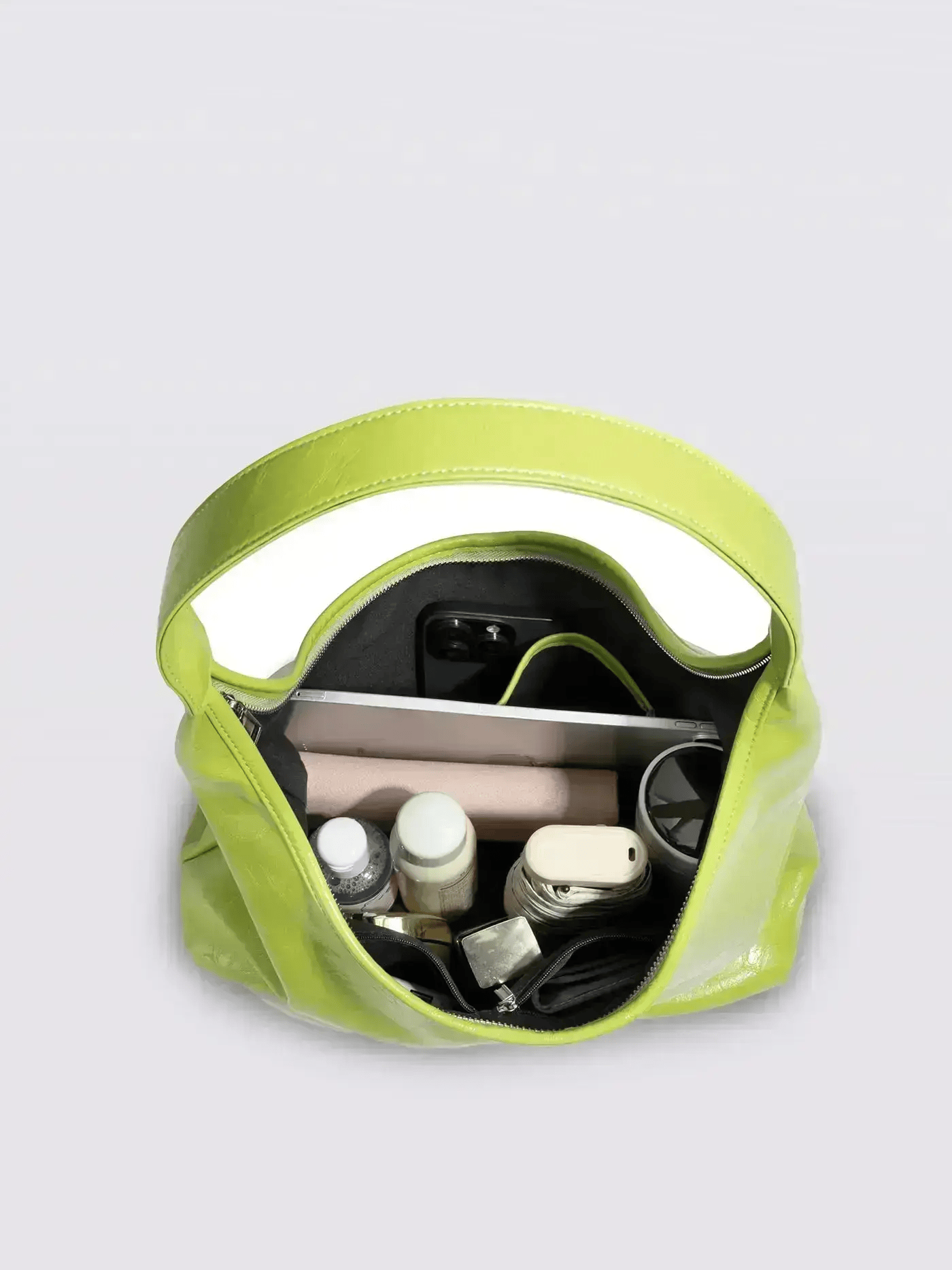 Scarlett Distressed Leather Tote Noirvere