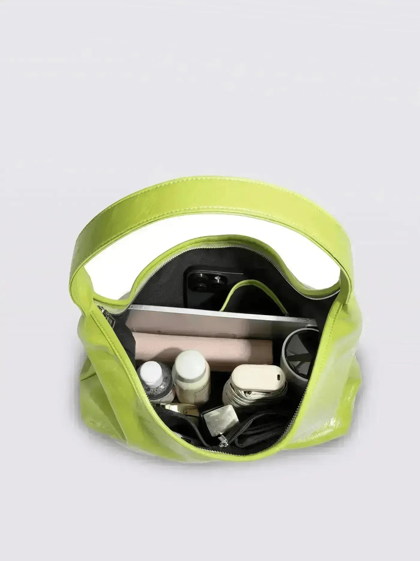 Scarlett Distressed Leather Tote Noirvere