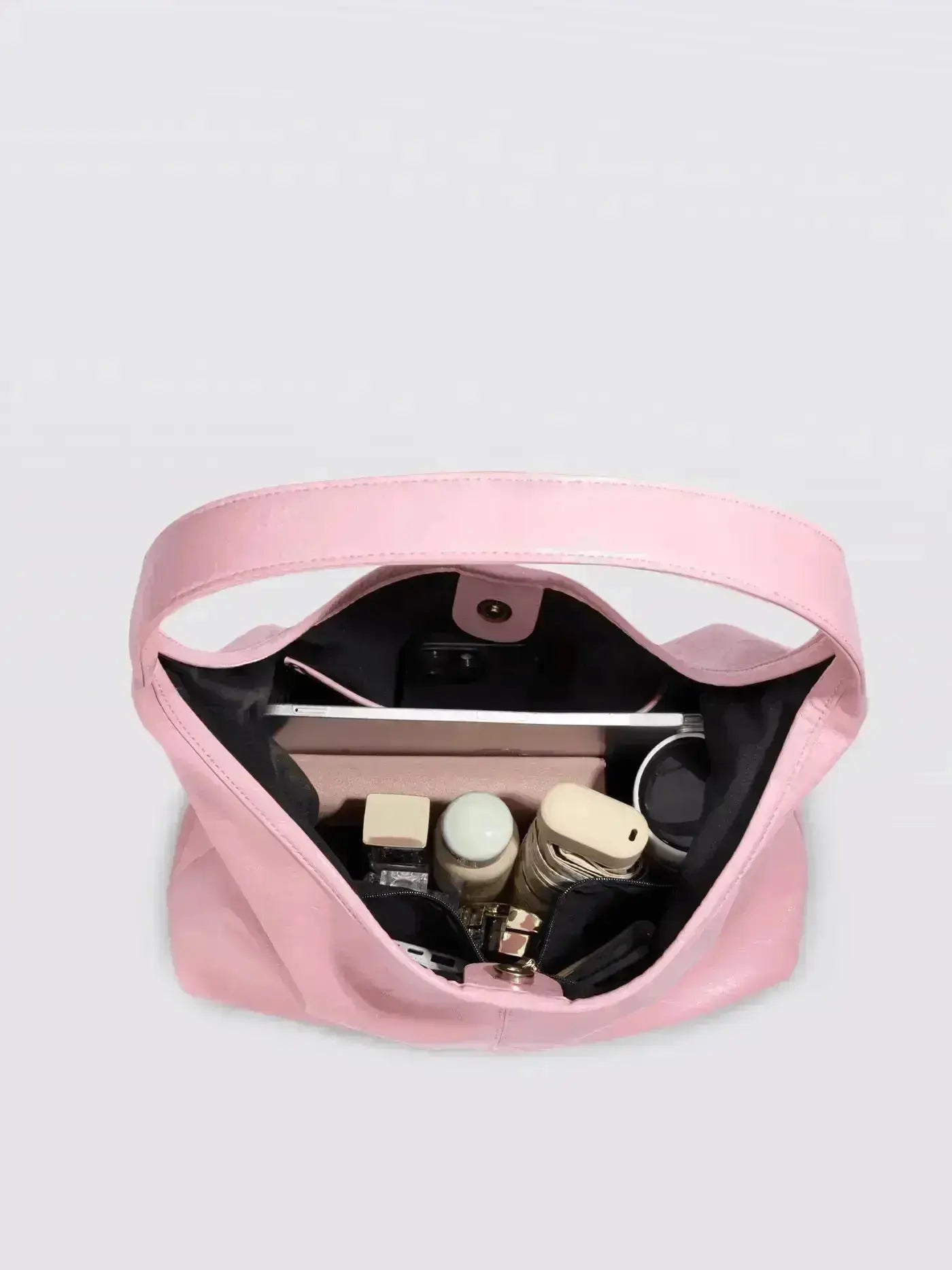 Scarlett Distressed Leather Tote Noirvere