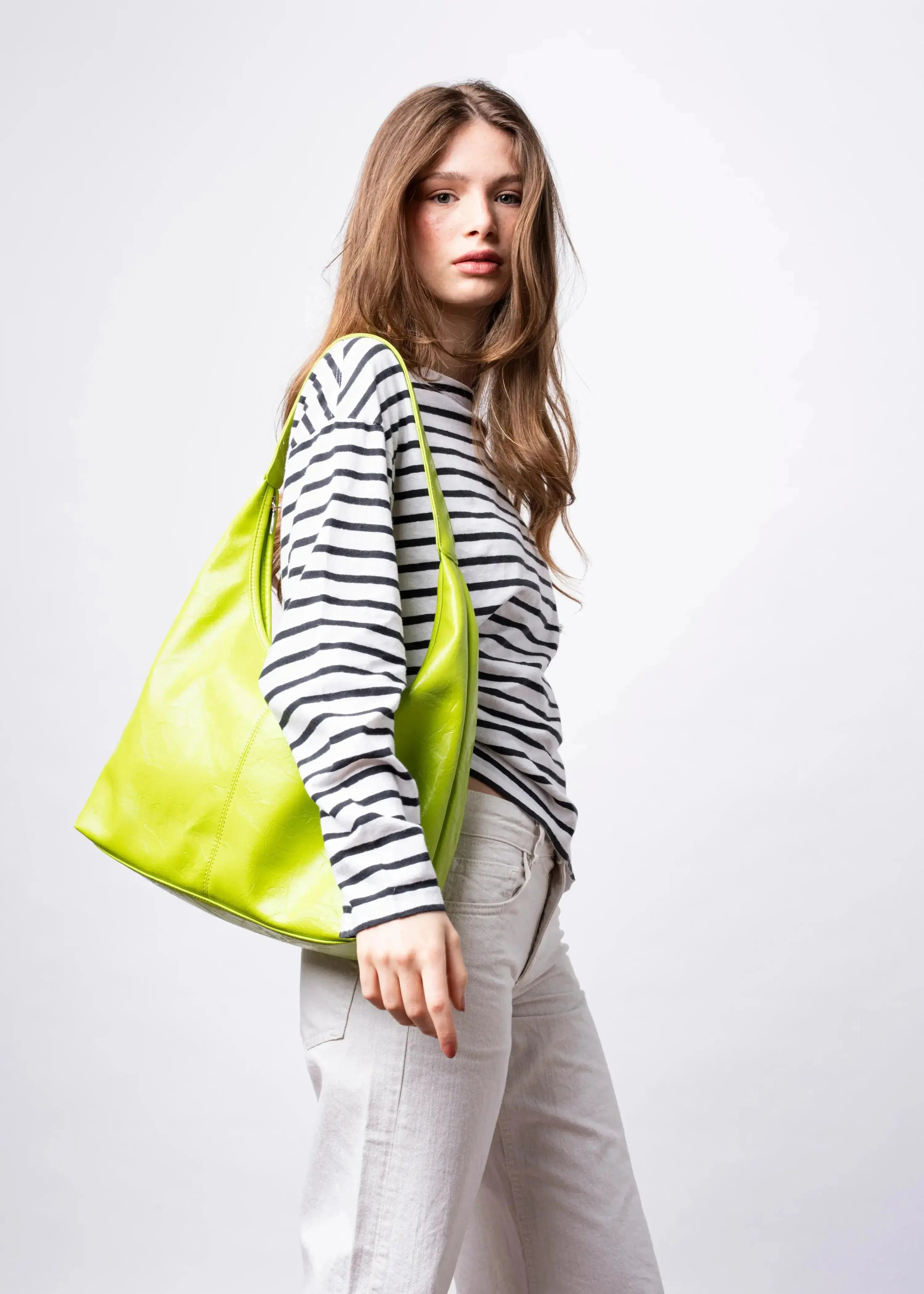 Scarlett Distressed Leather Tote Noirvere