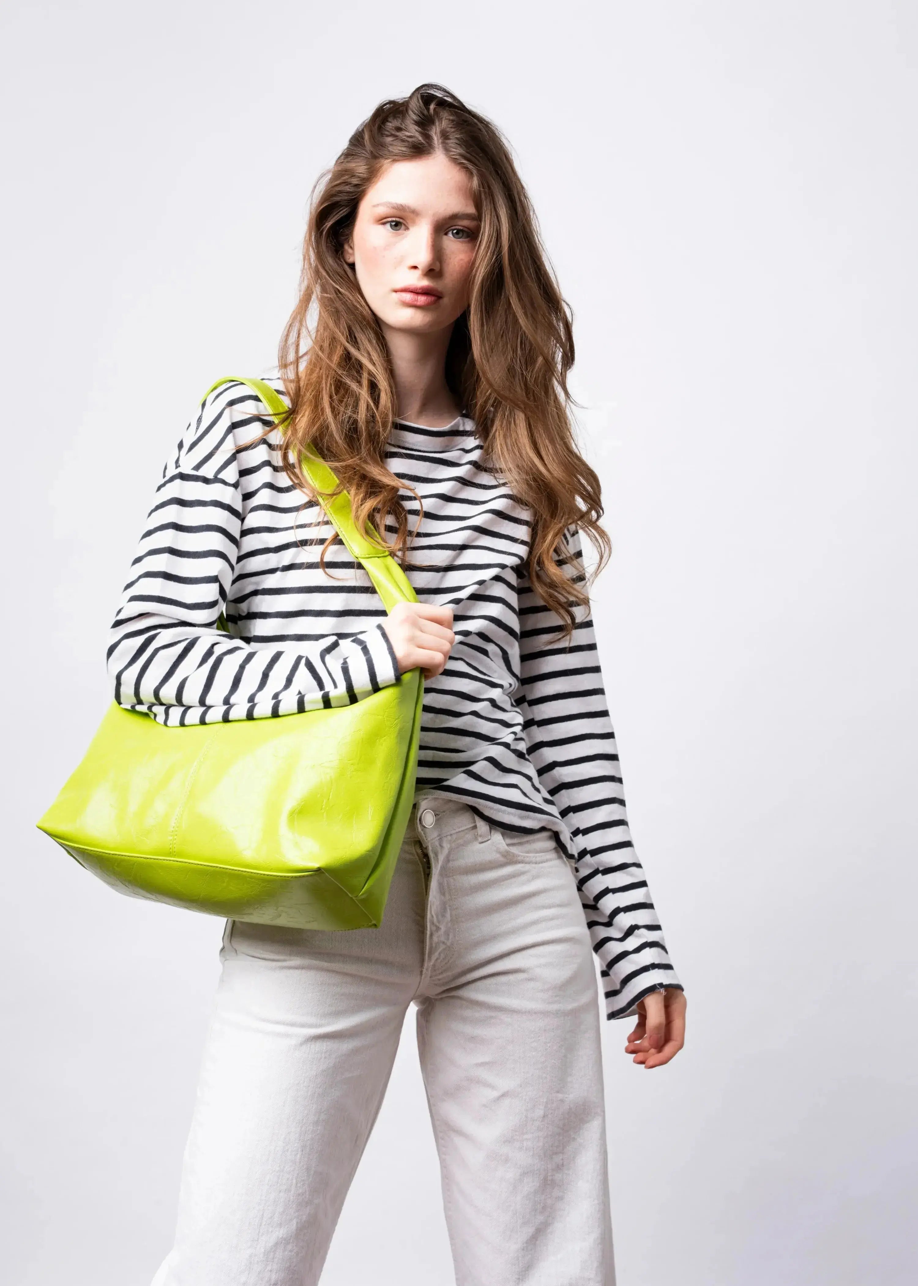 Scarlett Distressed Leather Tote Noirvere