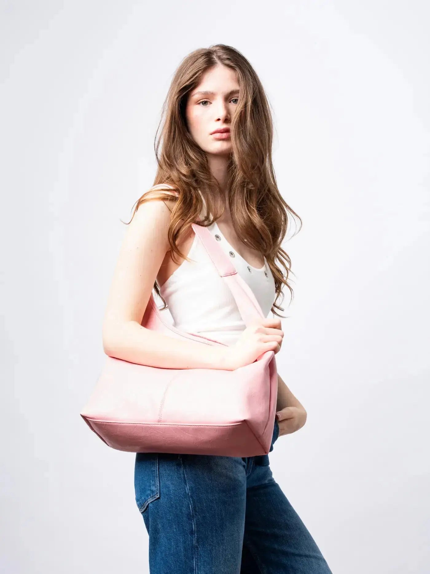 Scarlett Distressed Leather Tote Noirvere