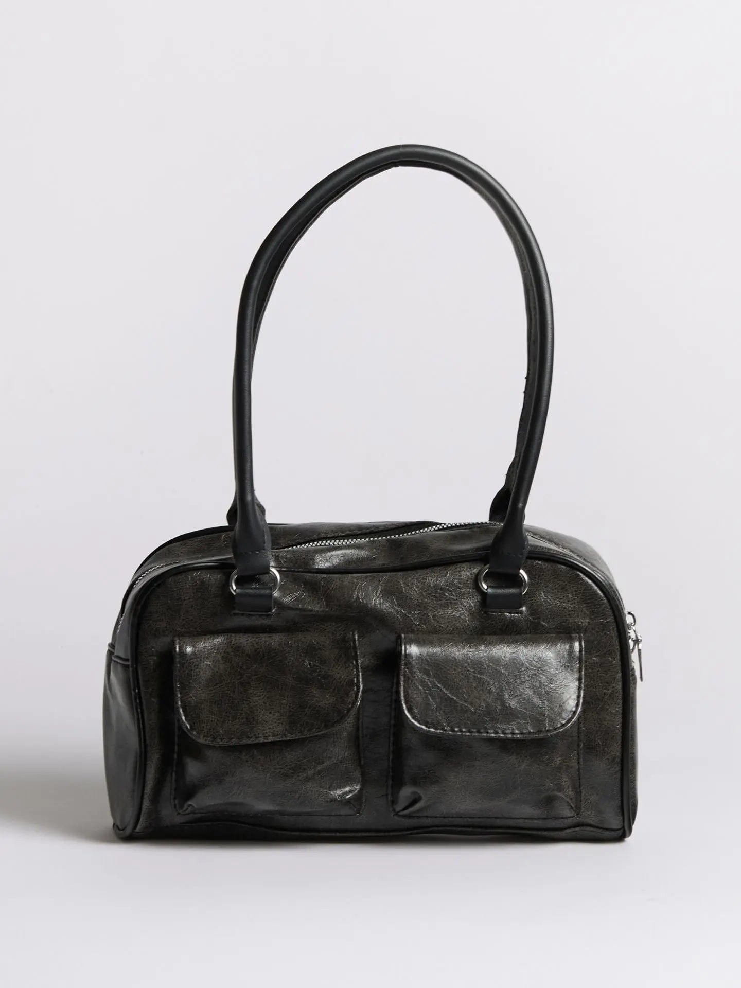 Sleek Distressed Leather Carry Noirvere