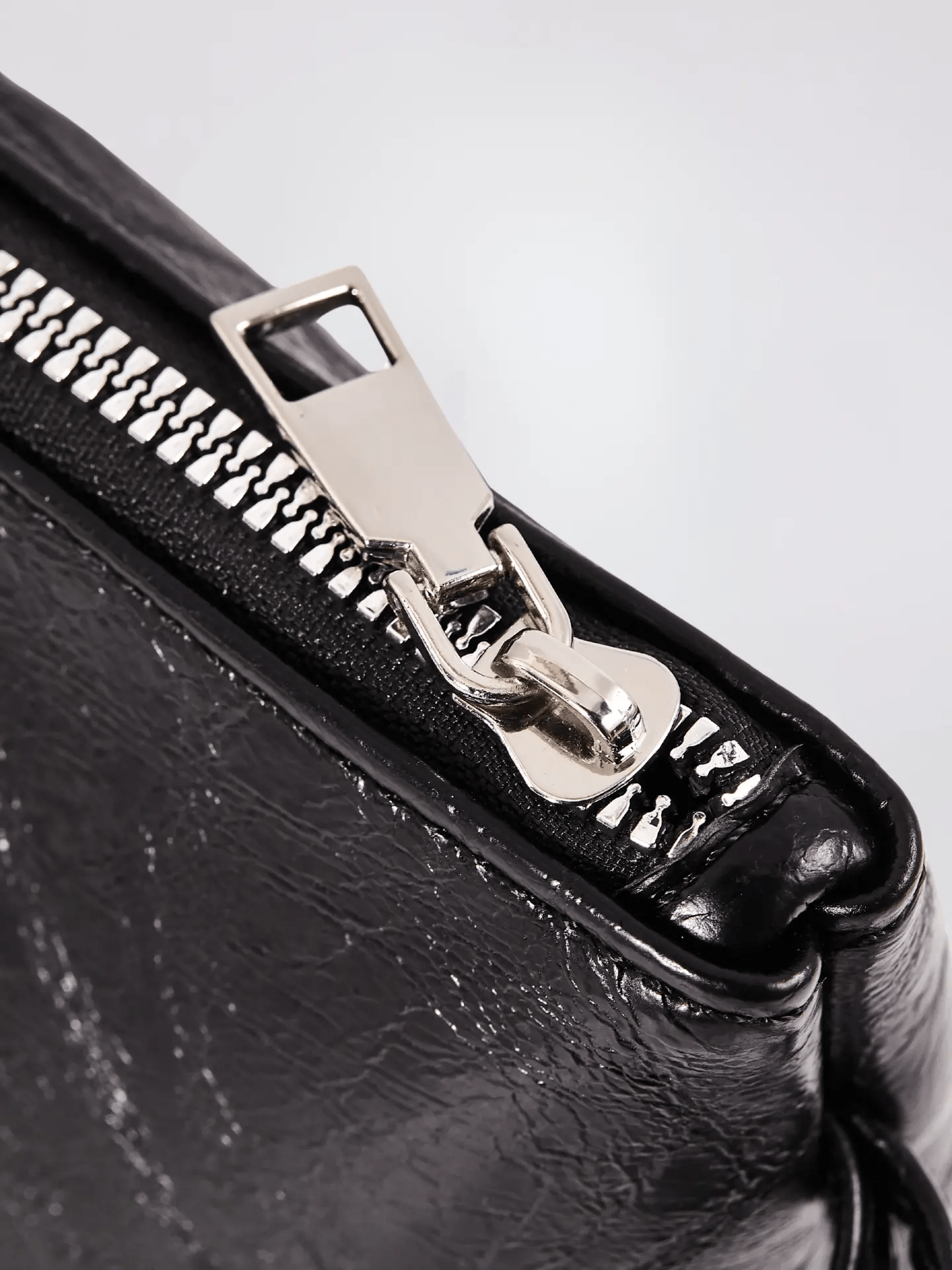 Scarlett Mini Pouch Noirvere